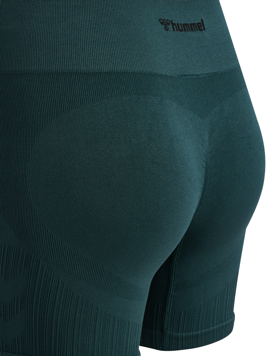 hmlMT DEFINE SEAML SCRUNCH SHORTS