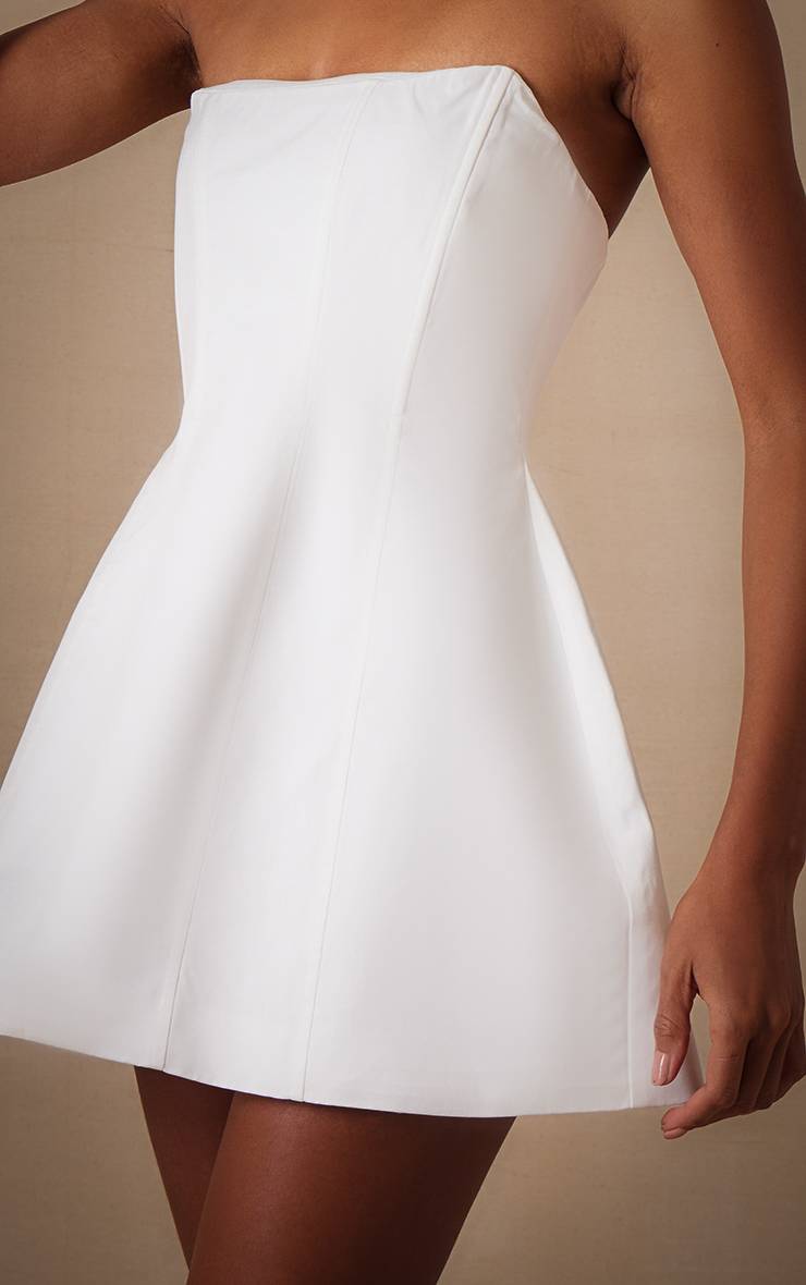 Blanc Robe Fourreau Premium En Tissu Tissé Avec Détails Bustier À Baleines