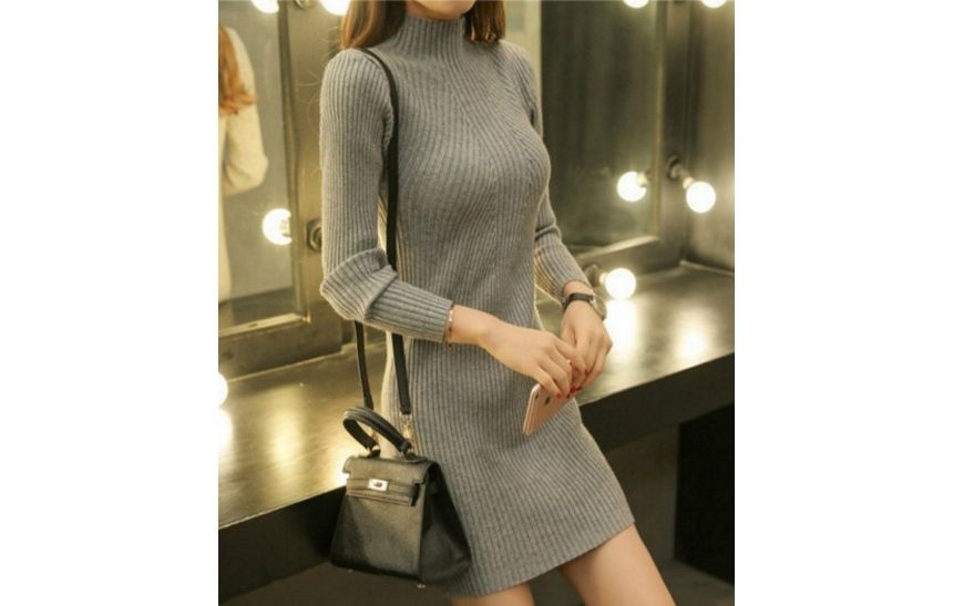 Adoree - Mini-jurk met lange mouwen en een mockneck, effen breisel