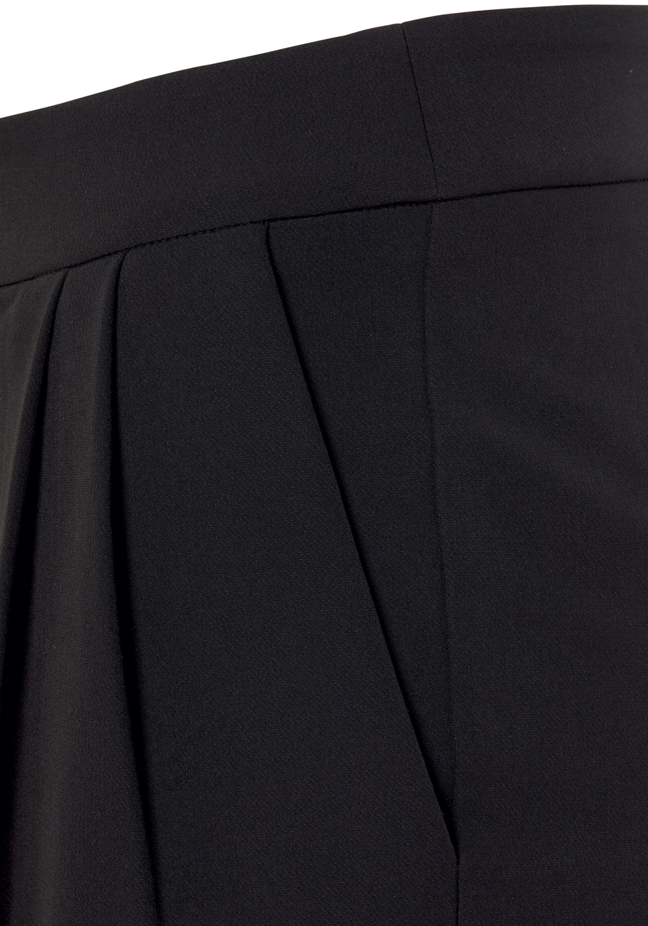 LASCANA Bügelfaltenhose in schwarz
