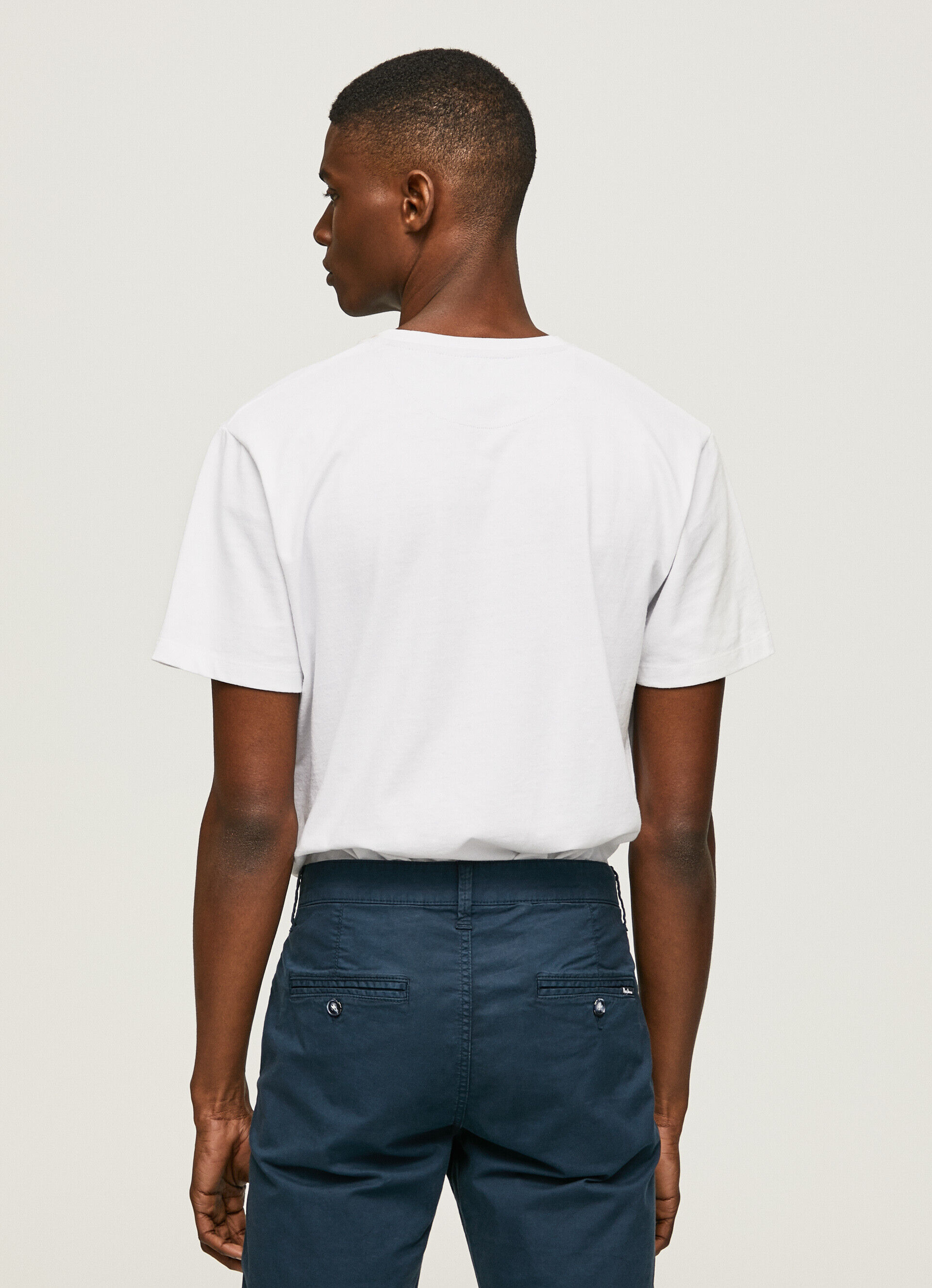 CAMISETA COM LOGOTIPO ESTAMPADO - branca
