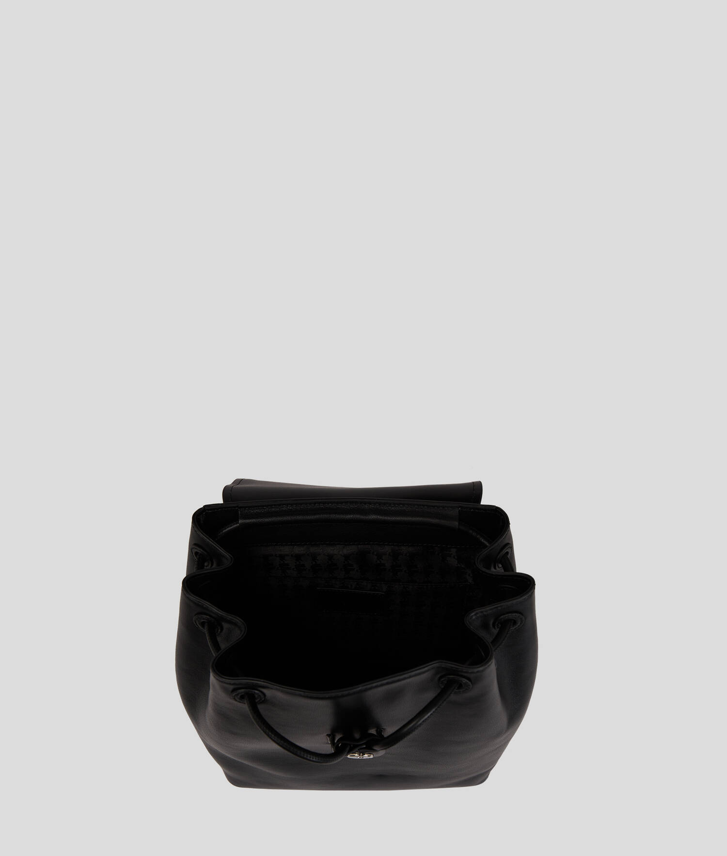 SAC À DOS EN CUIR AVEC RABAT ET BROCHE K/IKONIK