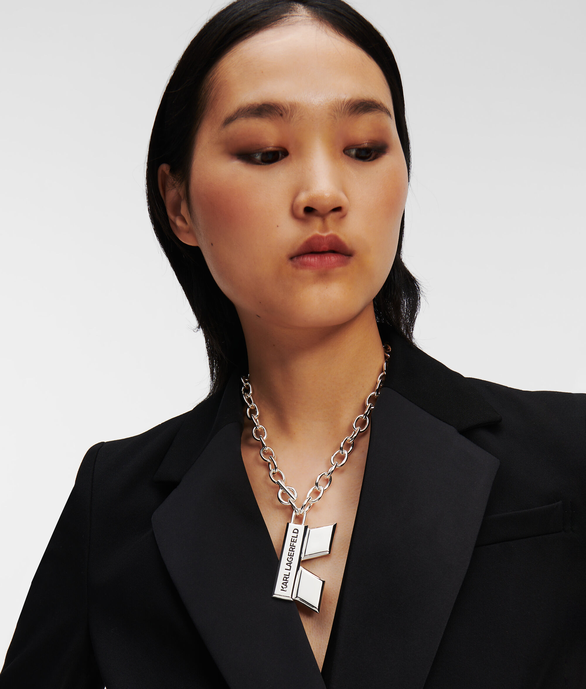 COLLIER À BRELOQUE IKON K
