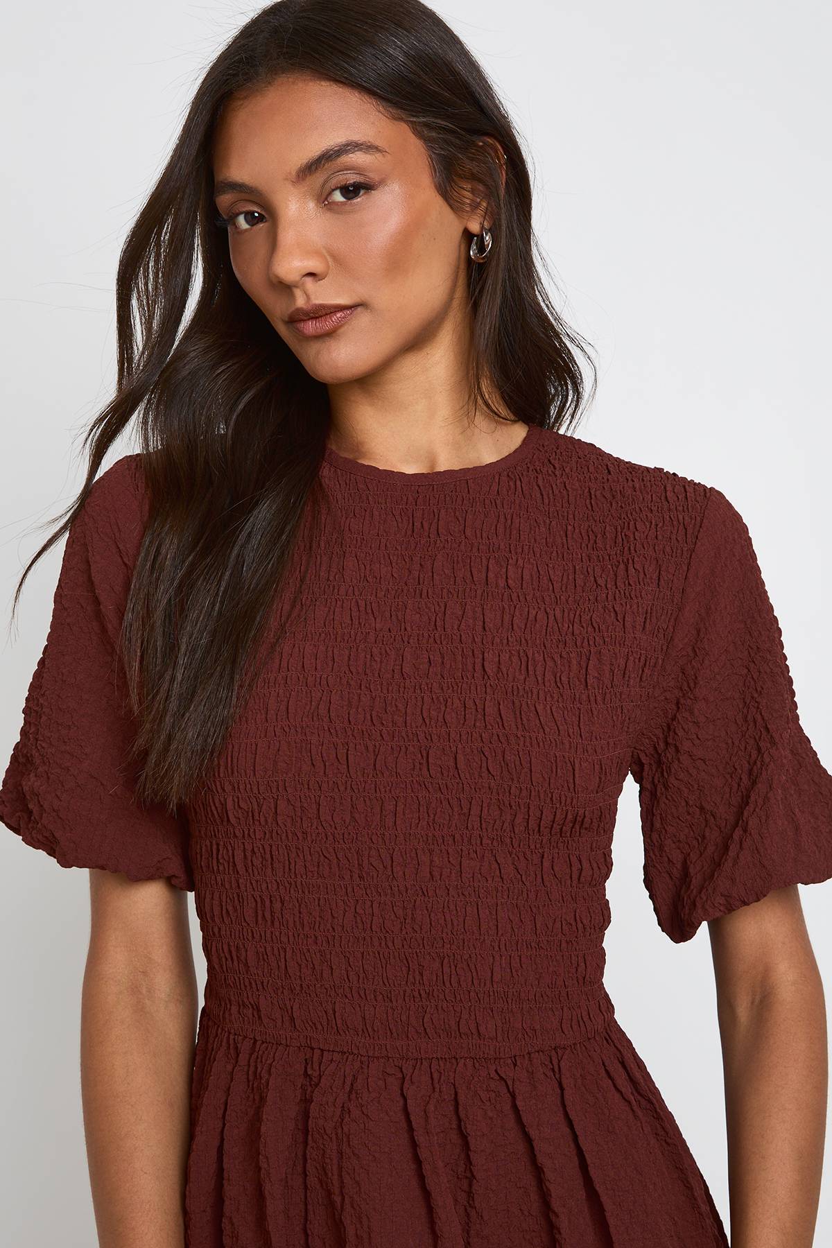boohoo Robe Courte Texturée À Manches Volumineuses