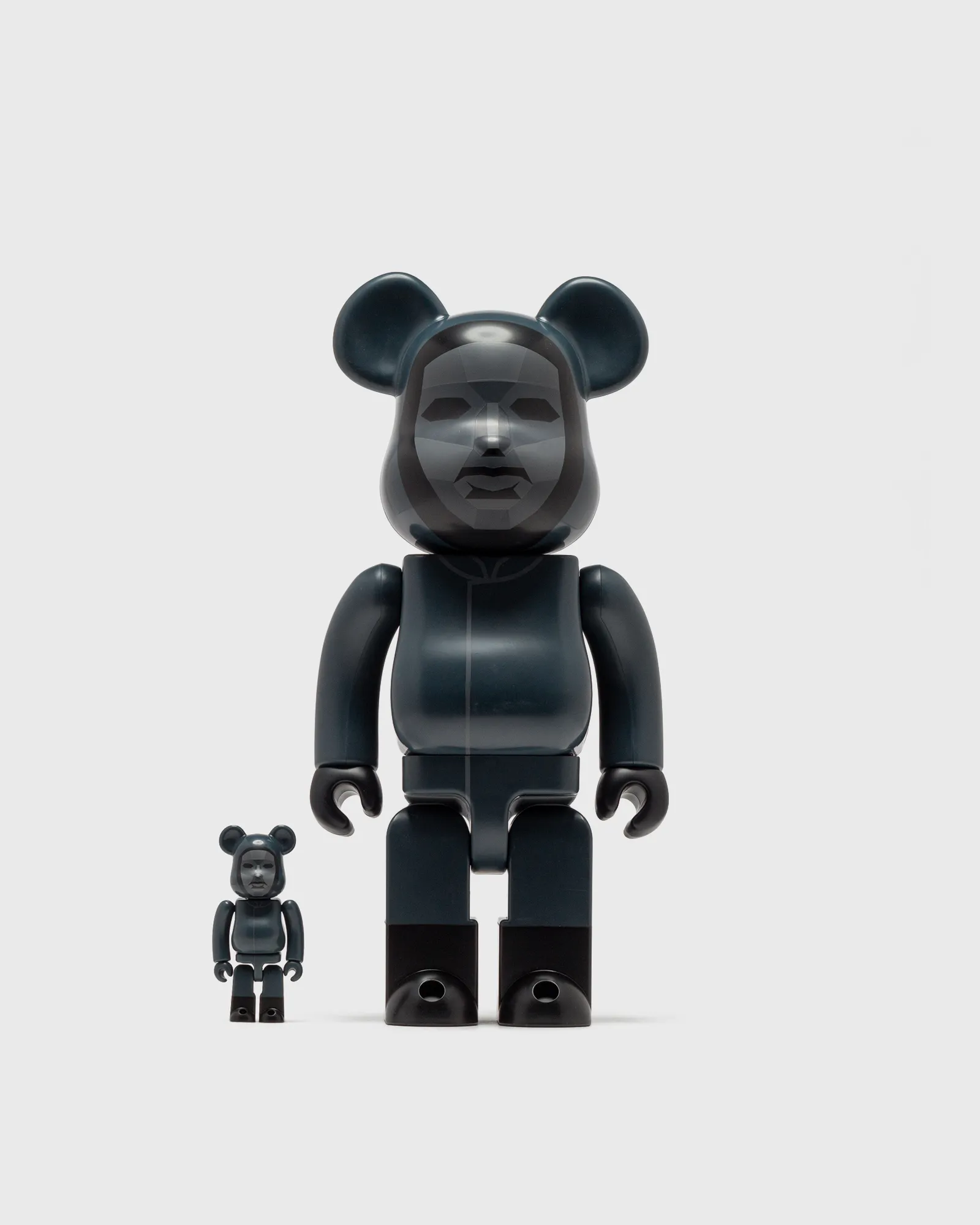 MEDICOM BEARBRICK 400% SQUID GAME FRONT MAN 2-PACK