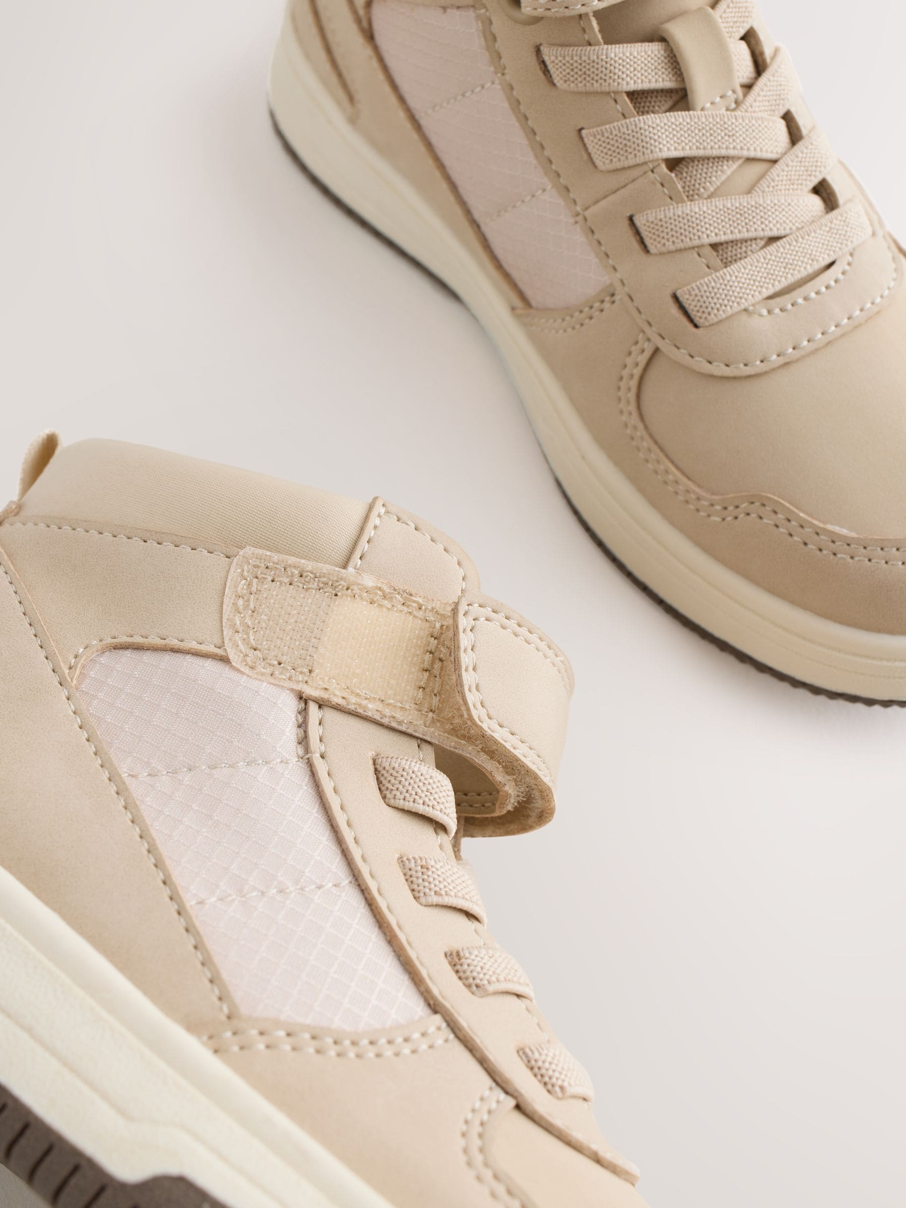 Neutraal - Hoge sneakers