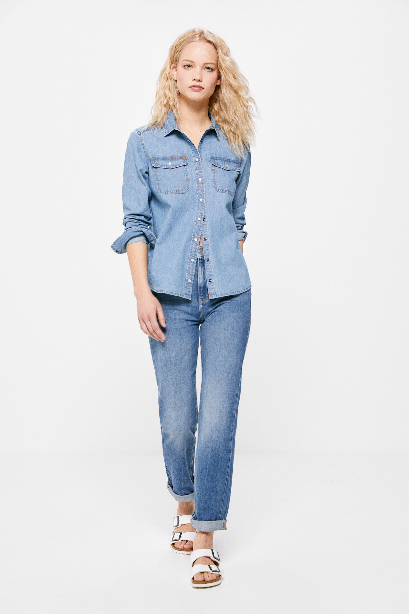Calça jeans reta com lavagem sustentável - Azul médio