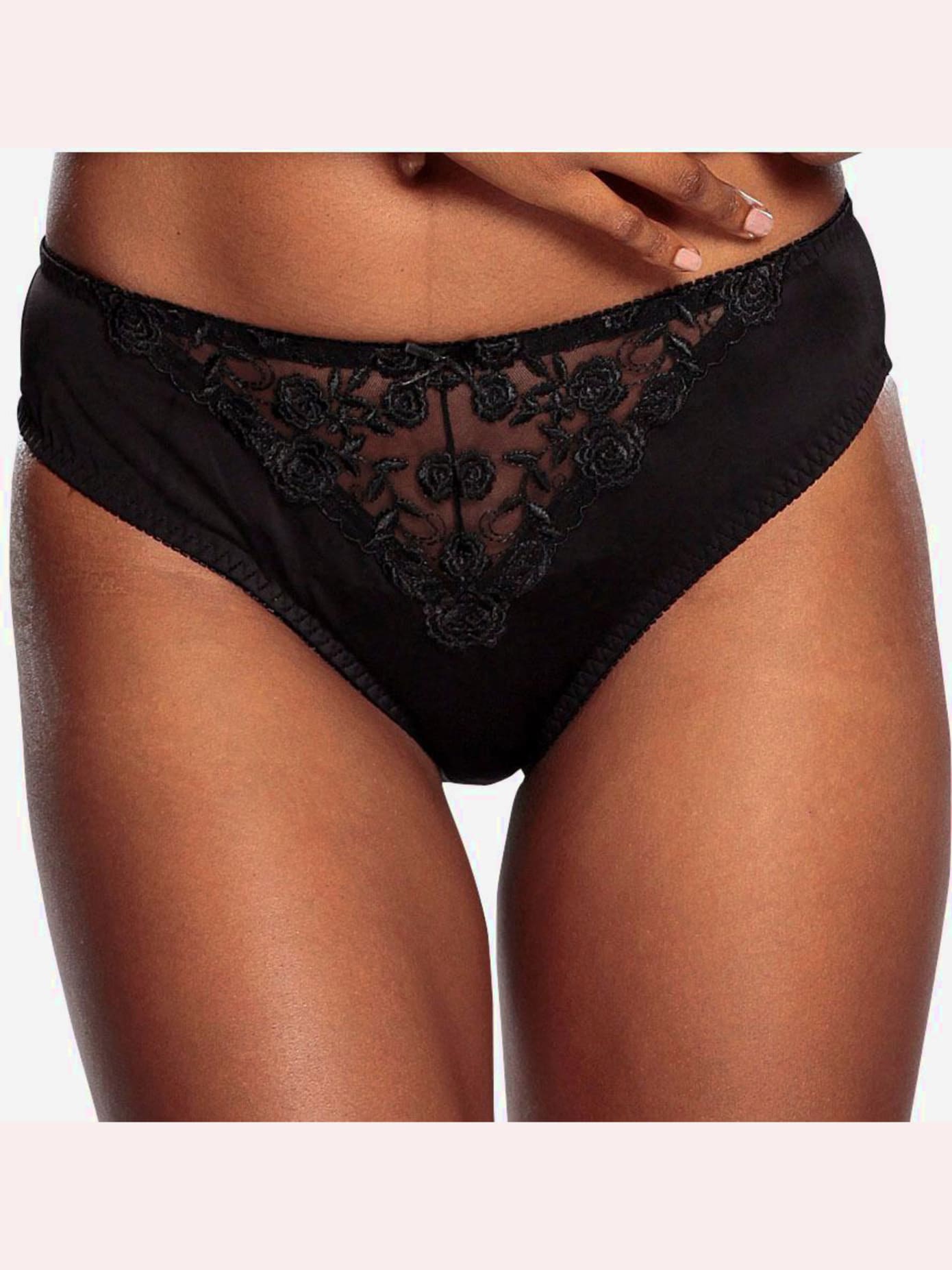 Slip avec dentelle brodée