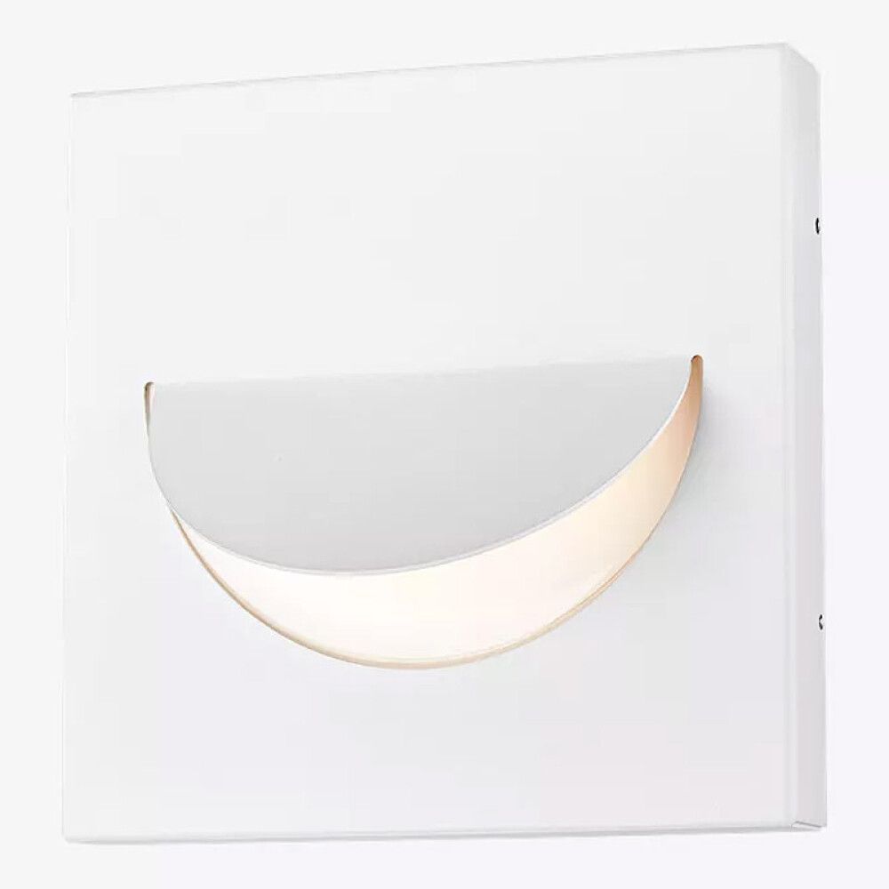 VEGGLAMPE MARKSLÖJD SMILE HVIT