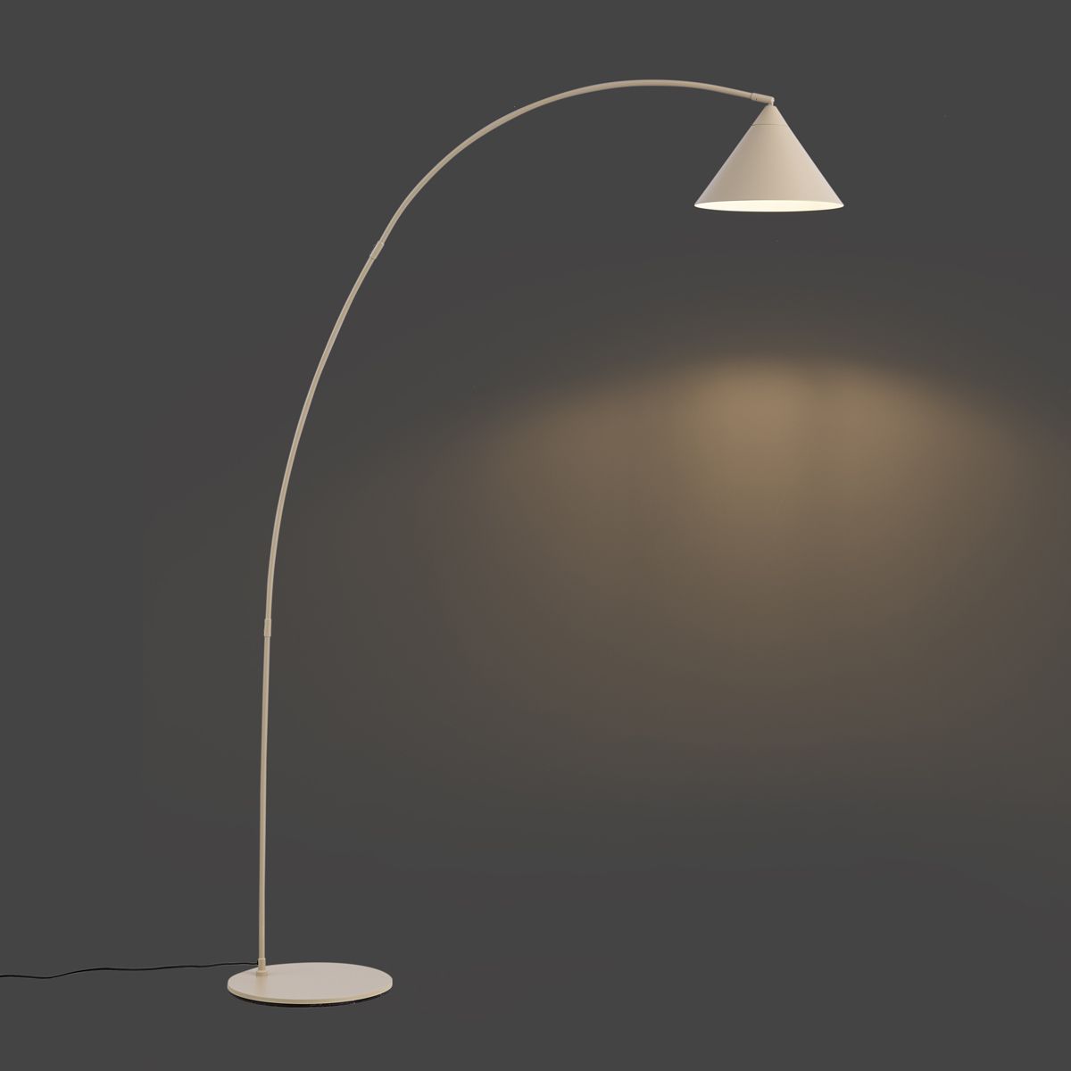 Retro vloerlamp beige met witte binnenkant - Triangolo