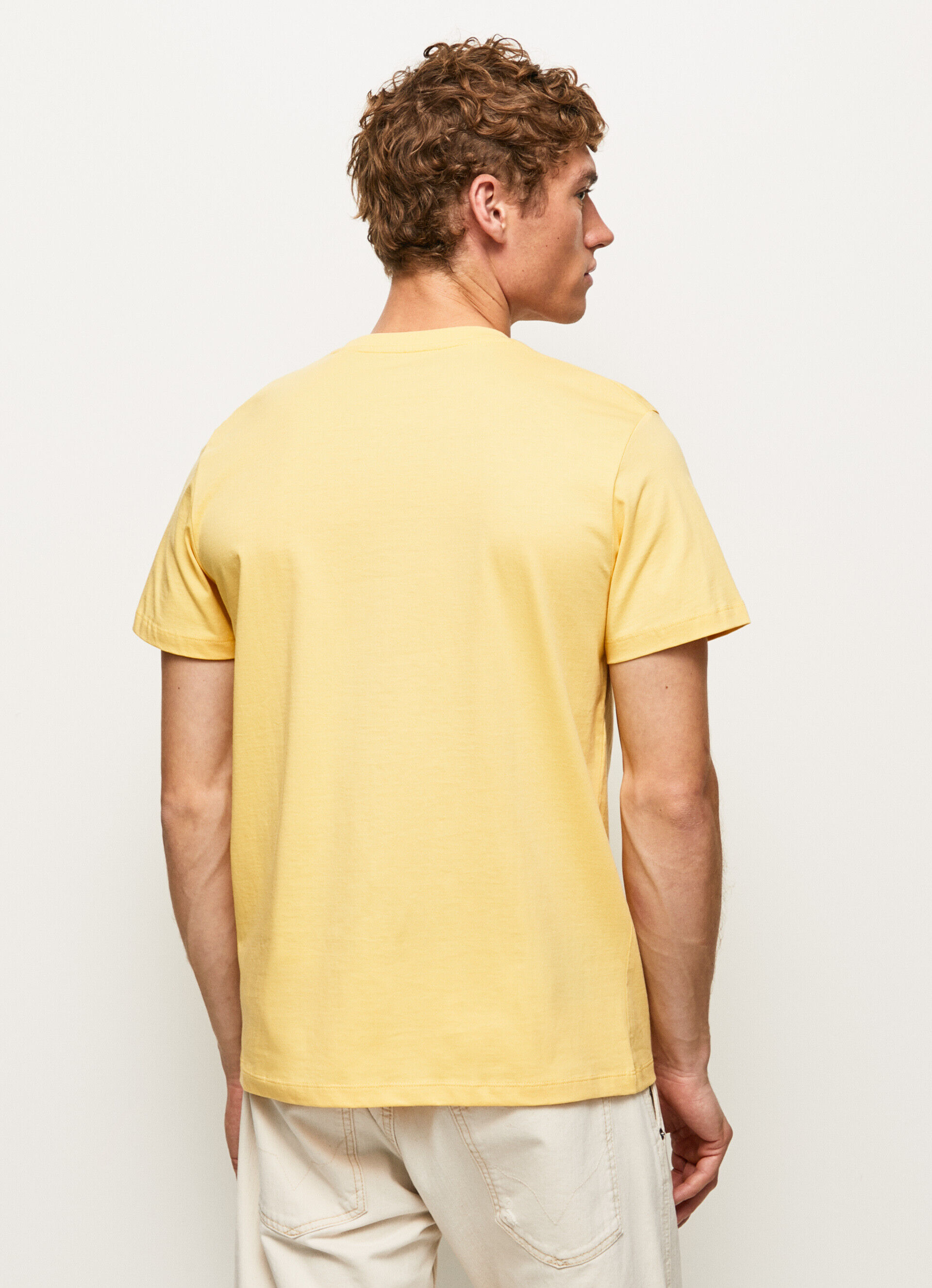 CAMISETA COM LOGOTIPO ESTAMPADO - brilhante