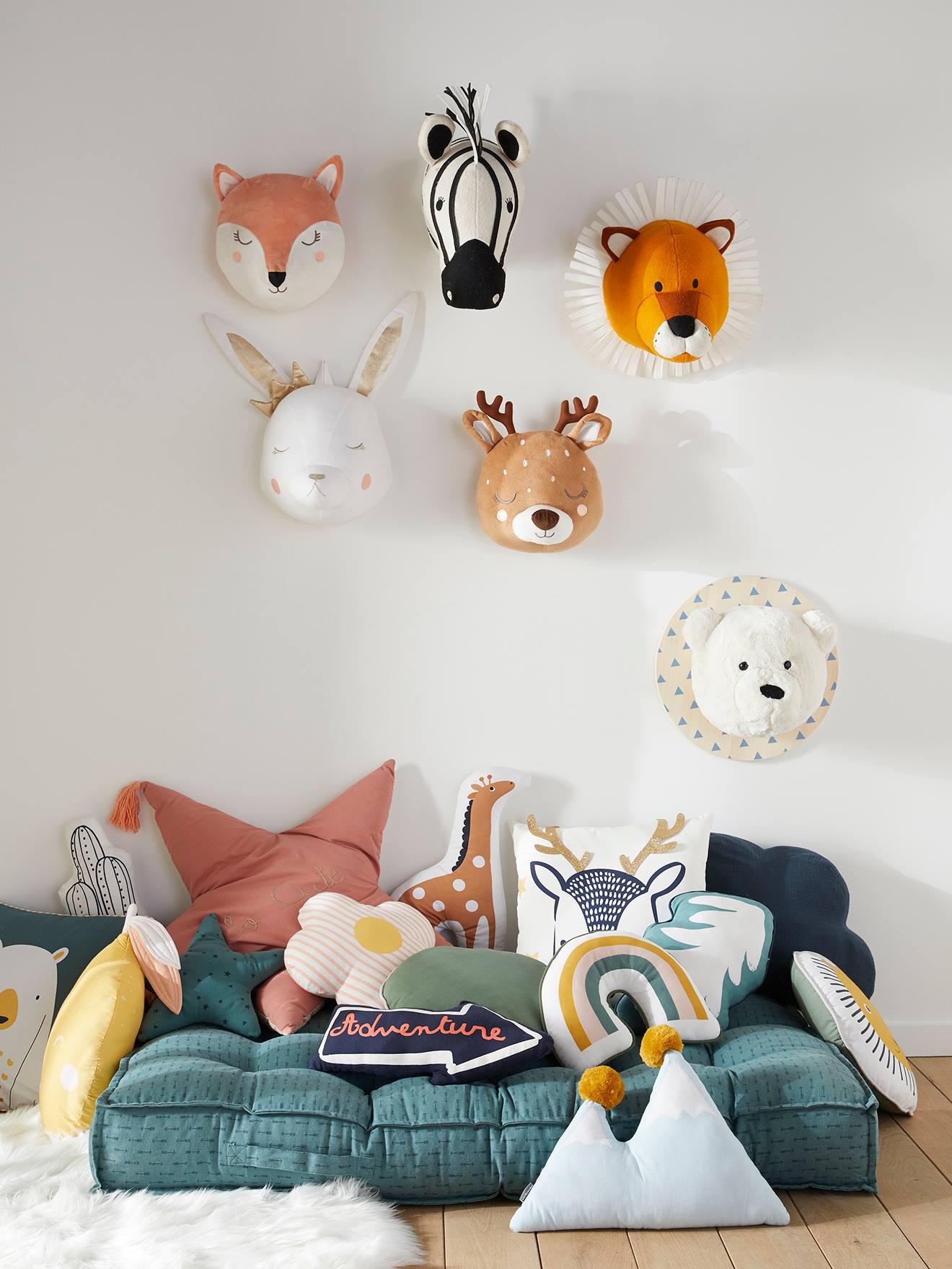 Decoração de parede raposa laranja lisa de tamanho médio