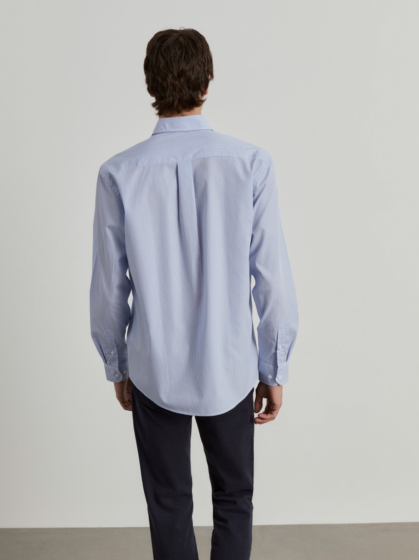 Camisa regular fit às riscas