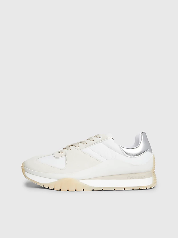 Tênis de couro