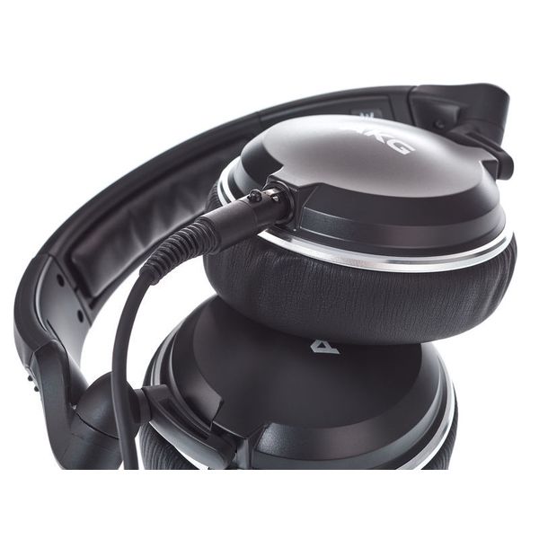 AKG K-182