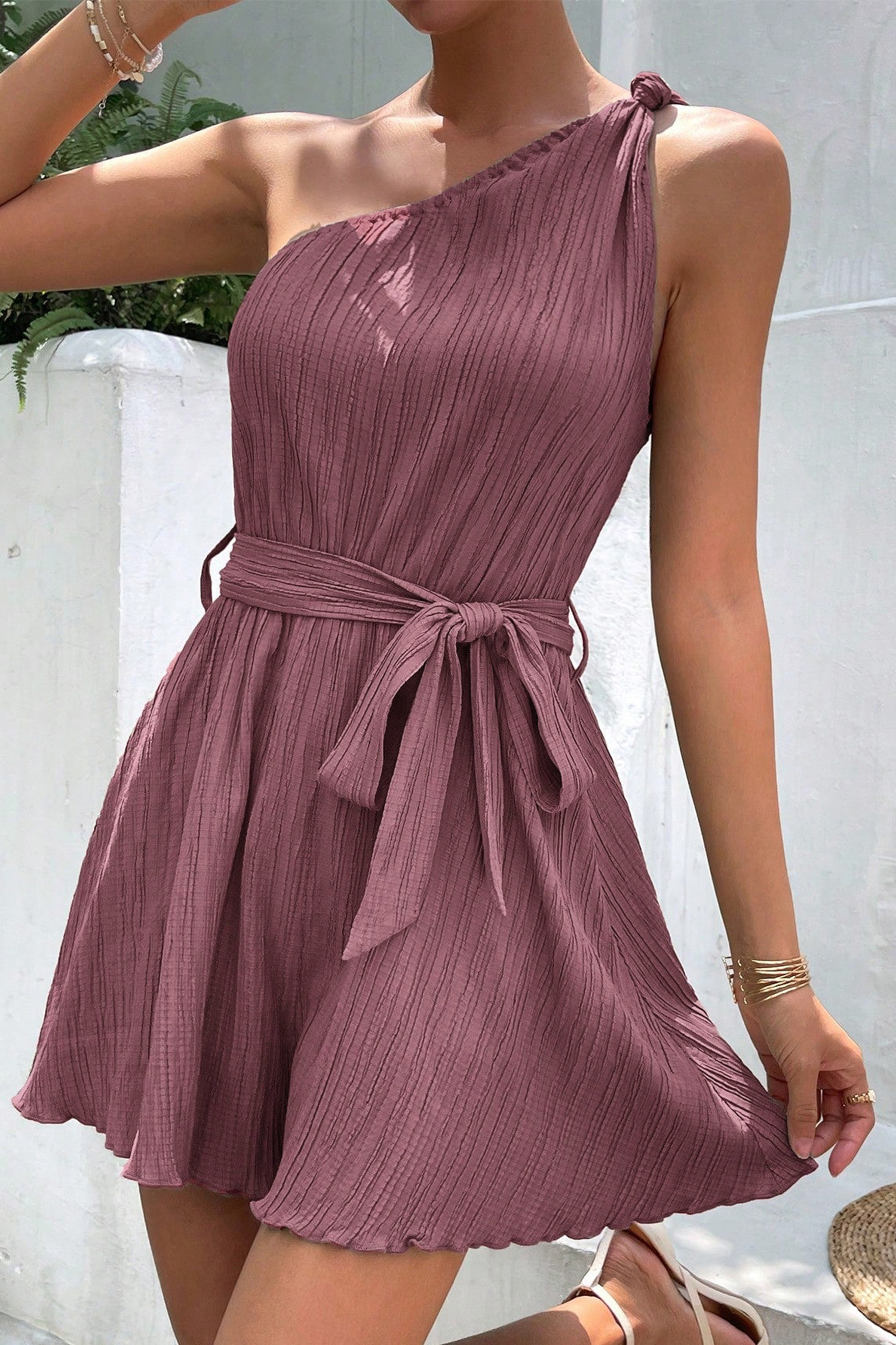 Combishort asymétrique avec taille à nouer