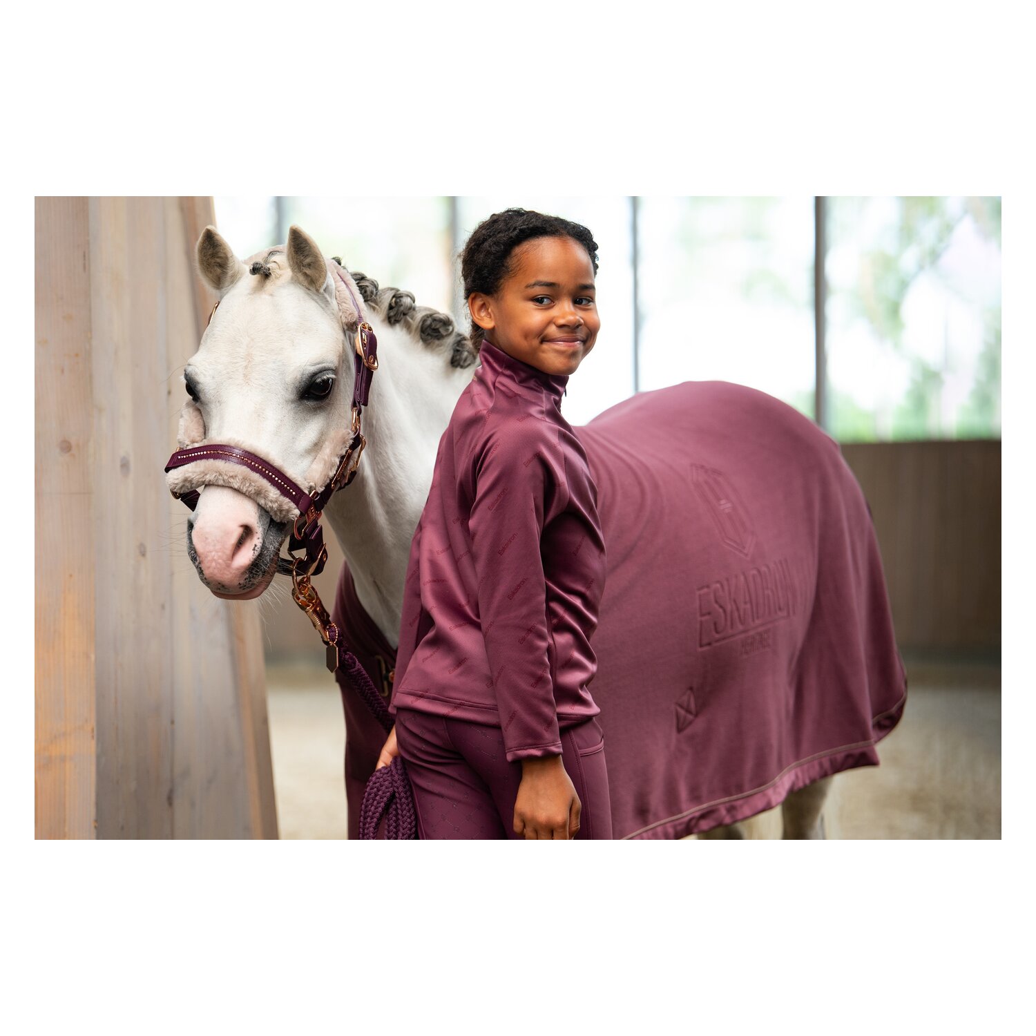ESKADRON Heritage Halfter Glamslate FauxFur Double Pin  - cassis