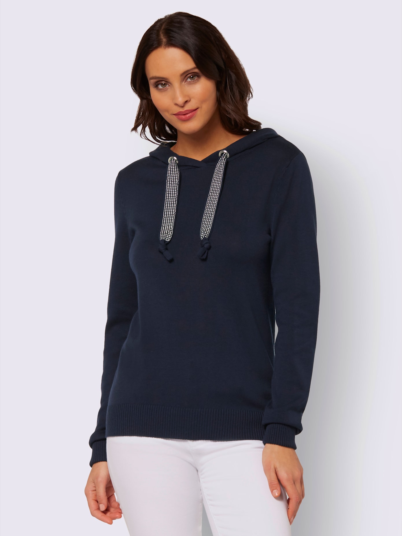 Pull en tricot fin léger avec capuche et lien à nouer orné