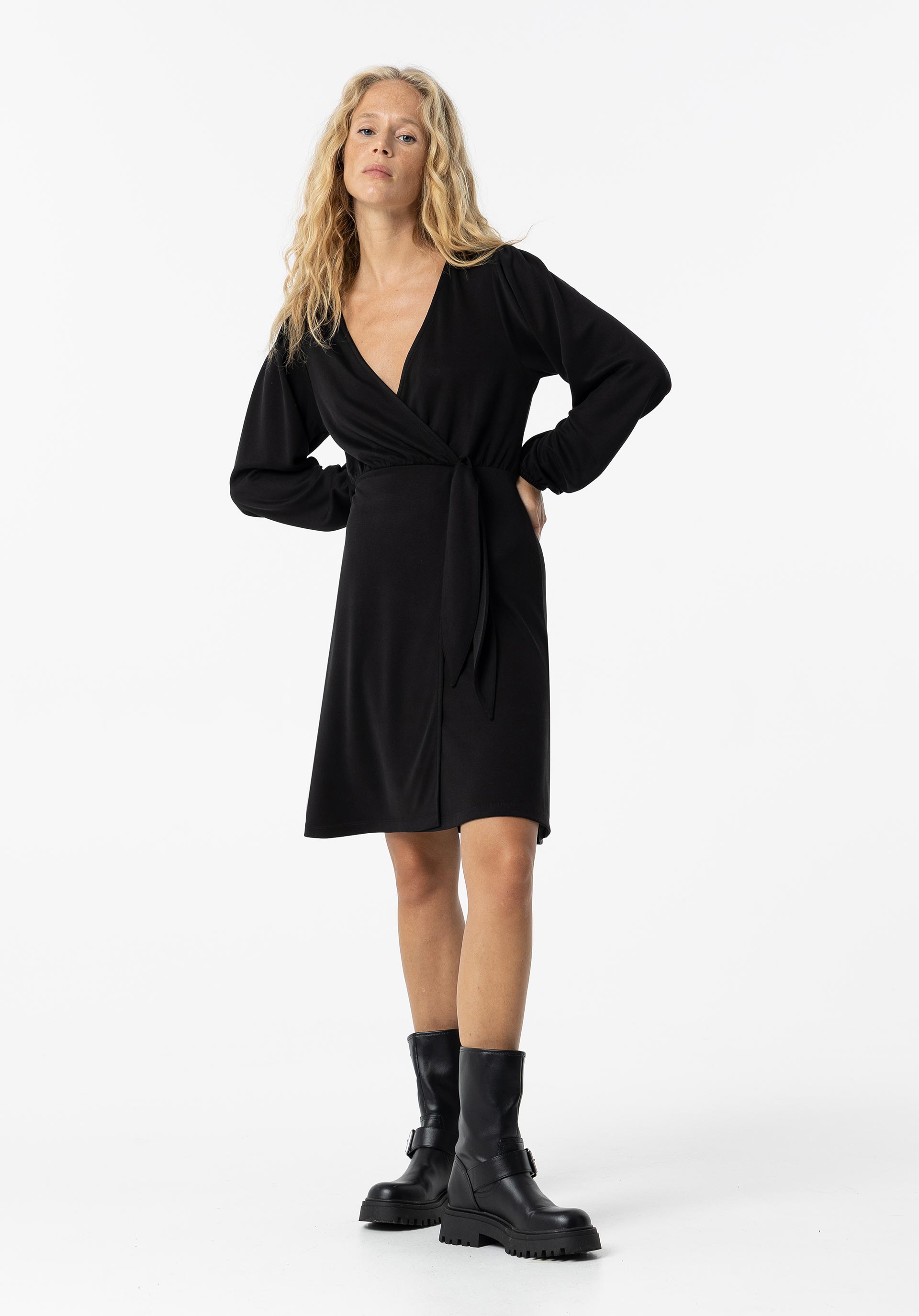 Vestido Cruzado com Laço