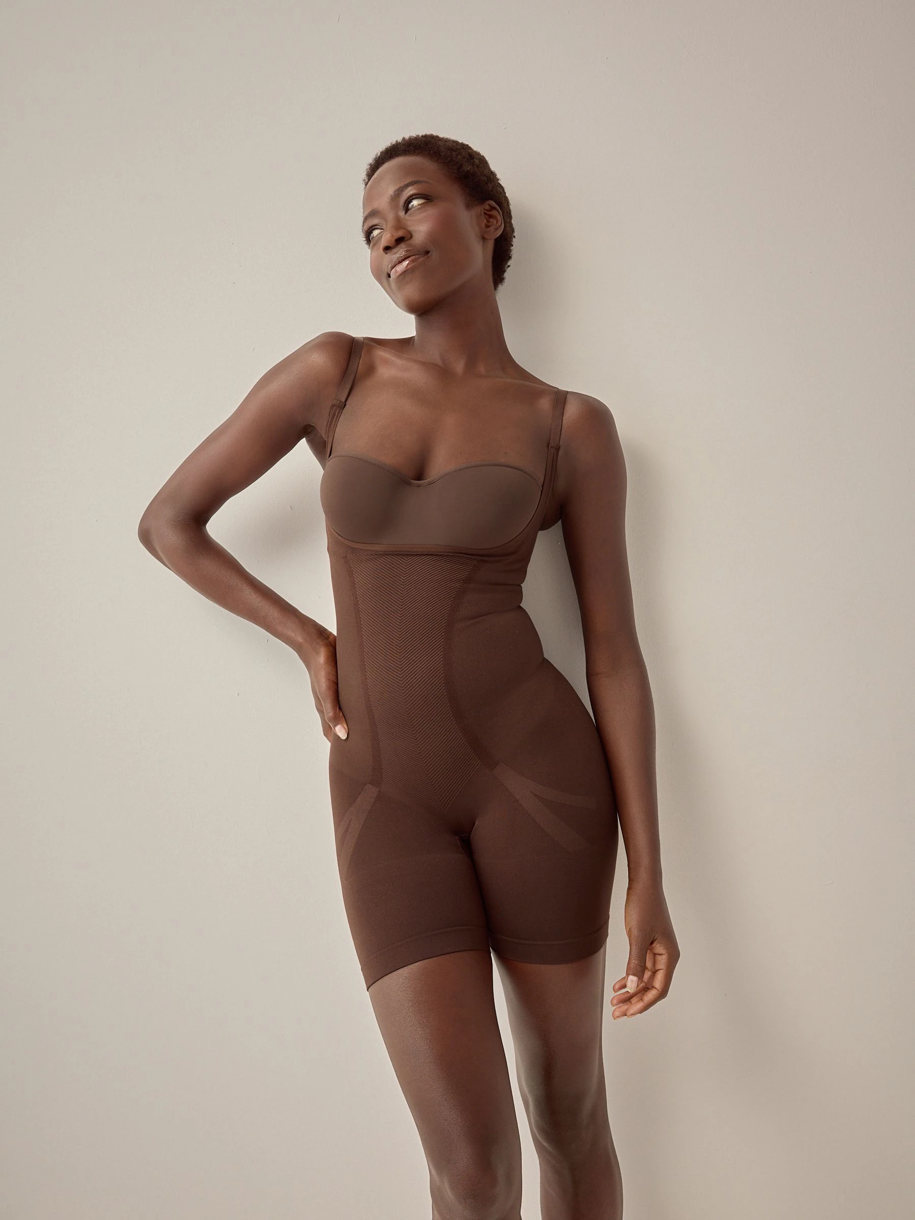 Chocolade nude - Wear Your Own Bra - Body met sterke buikcorrectie