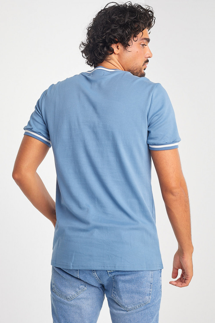 T-shirt bleu col rond à bandes blanches