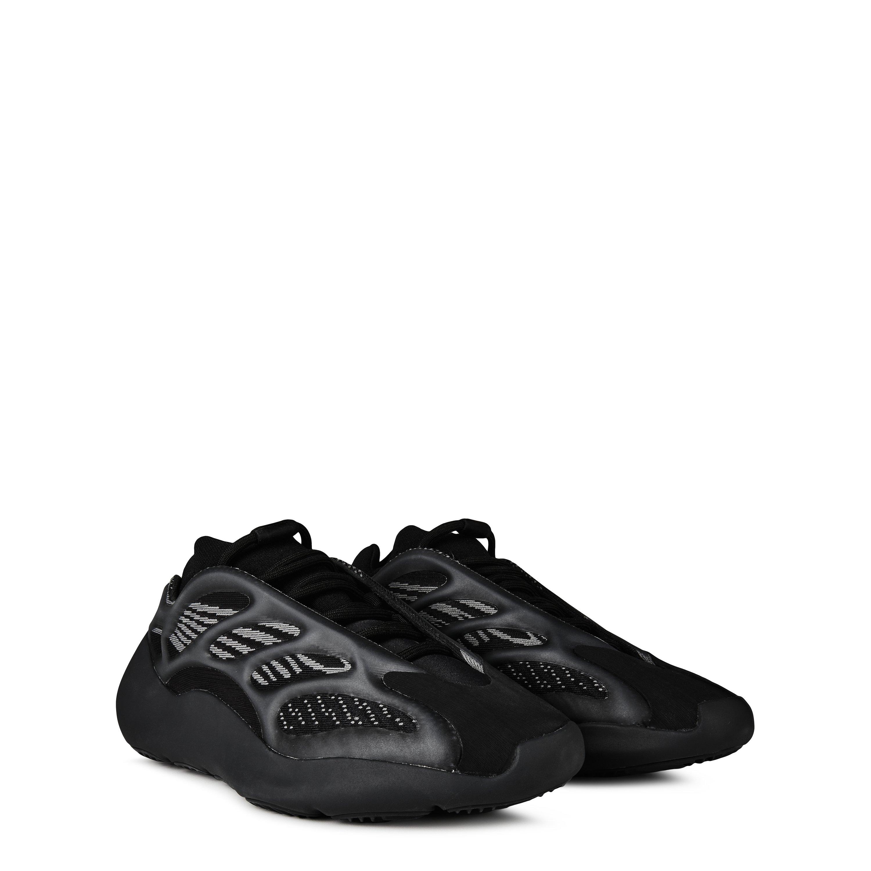 Yeezy Boost 700 V3 Sneakers