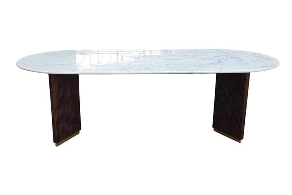 Ovaler Esstisch GATSBY 240cm braun gold Mangoholz weiße Marmorplatte V-Gestell