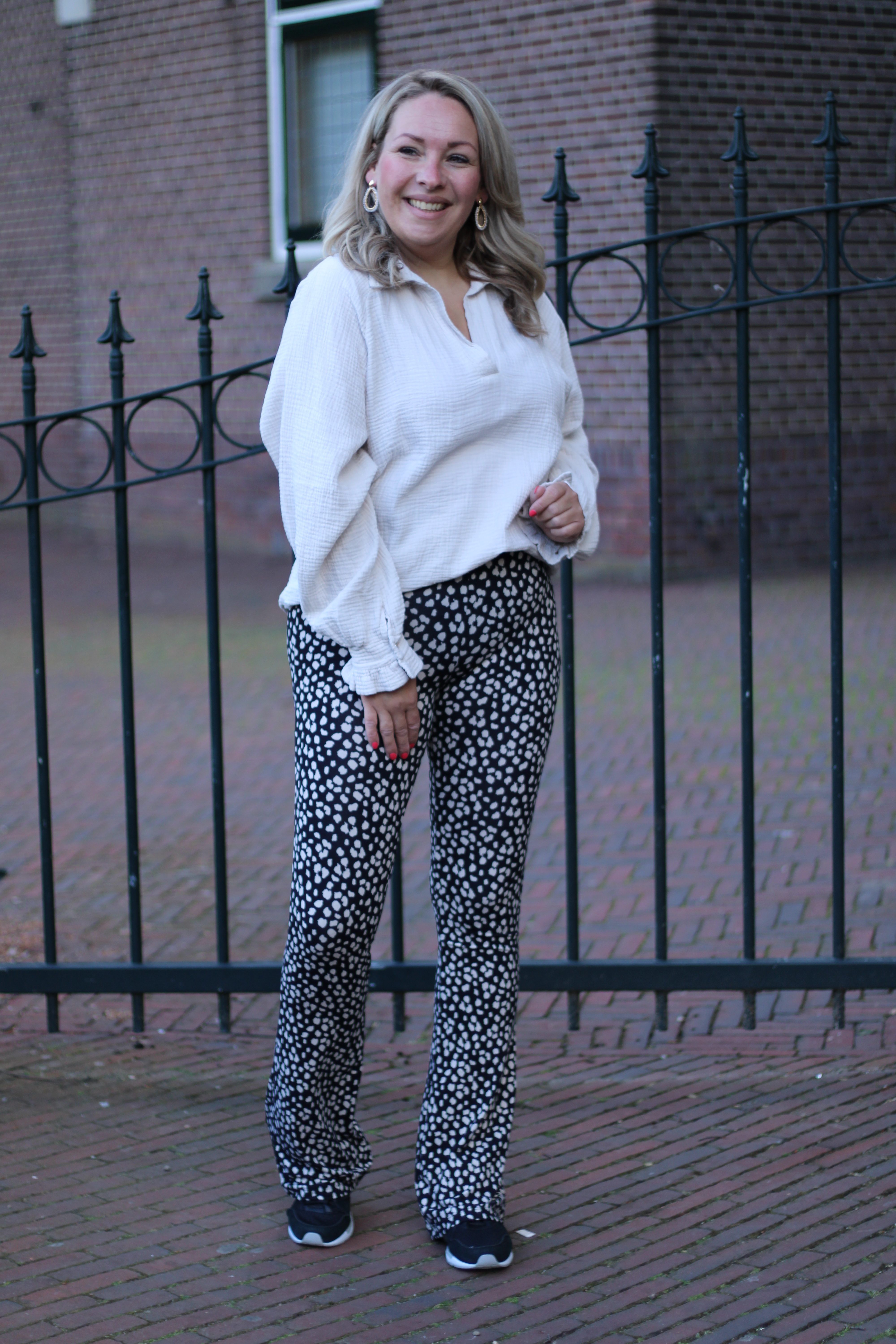 Ambika - Cheetah Soft Flair Pant - Zwart/Beige
