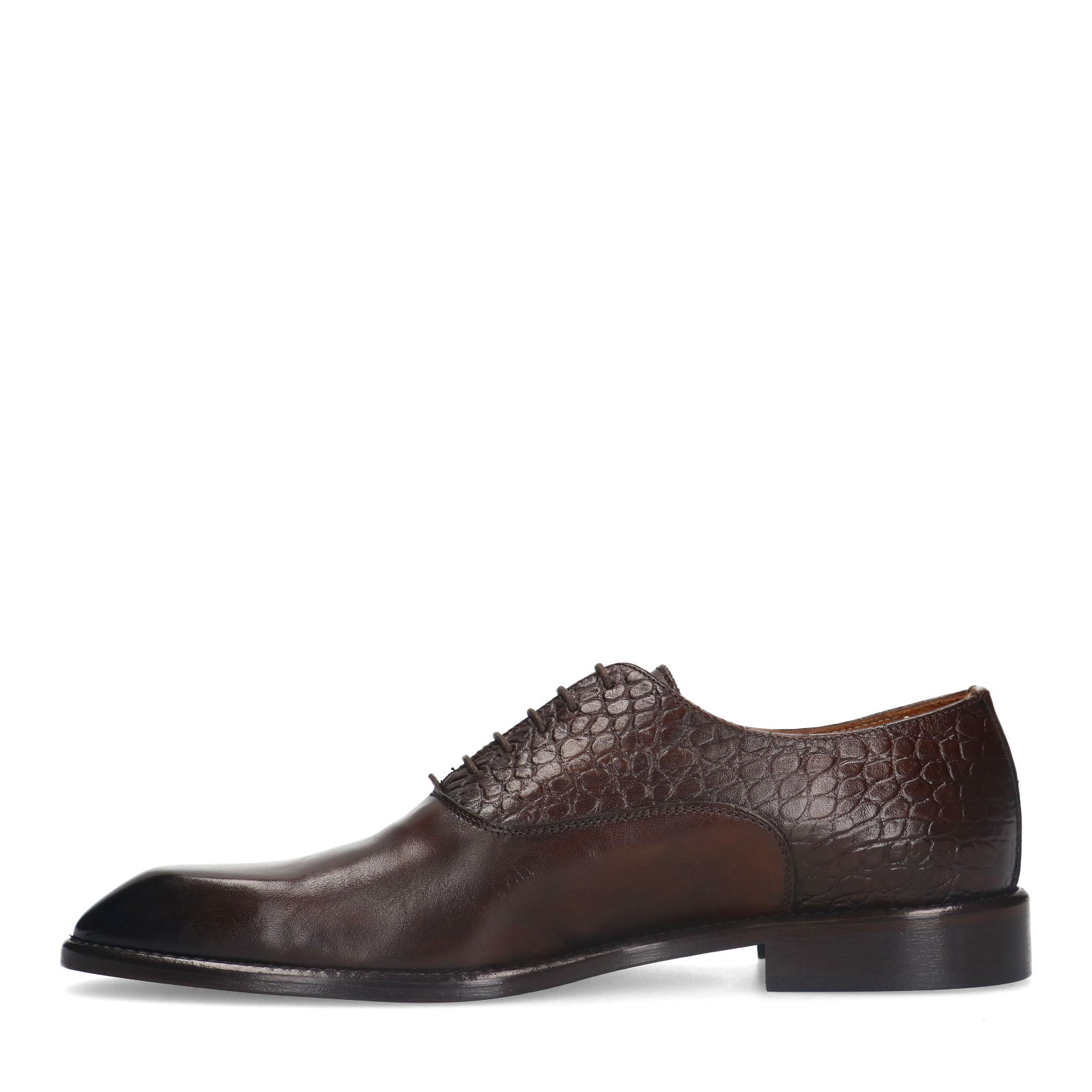 Bruine leren veterschoenen met croco details