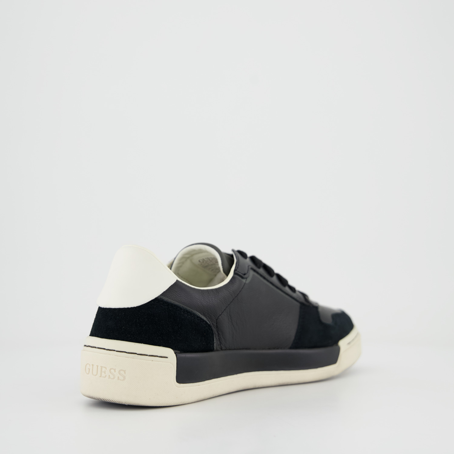 GUESS STRAVE VINTAGE CARRYOVER