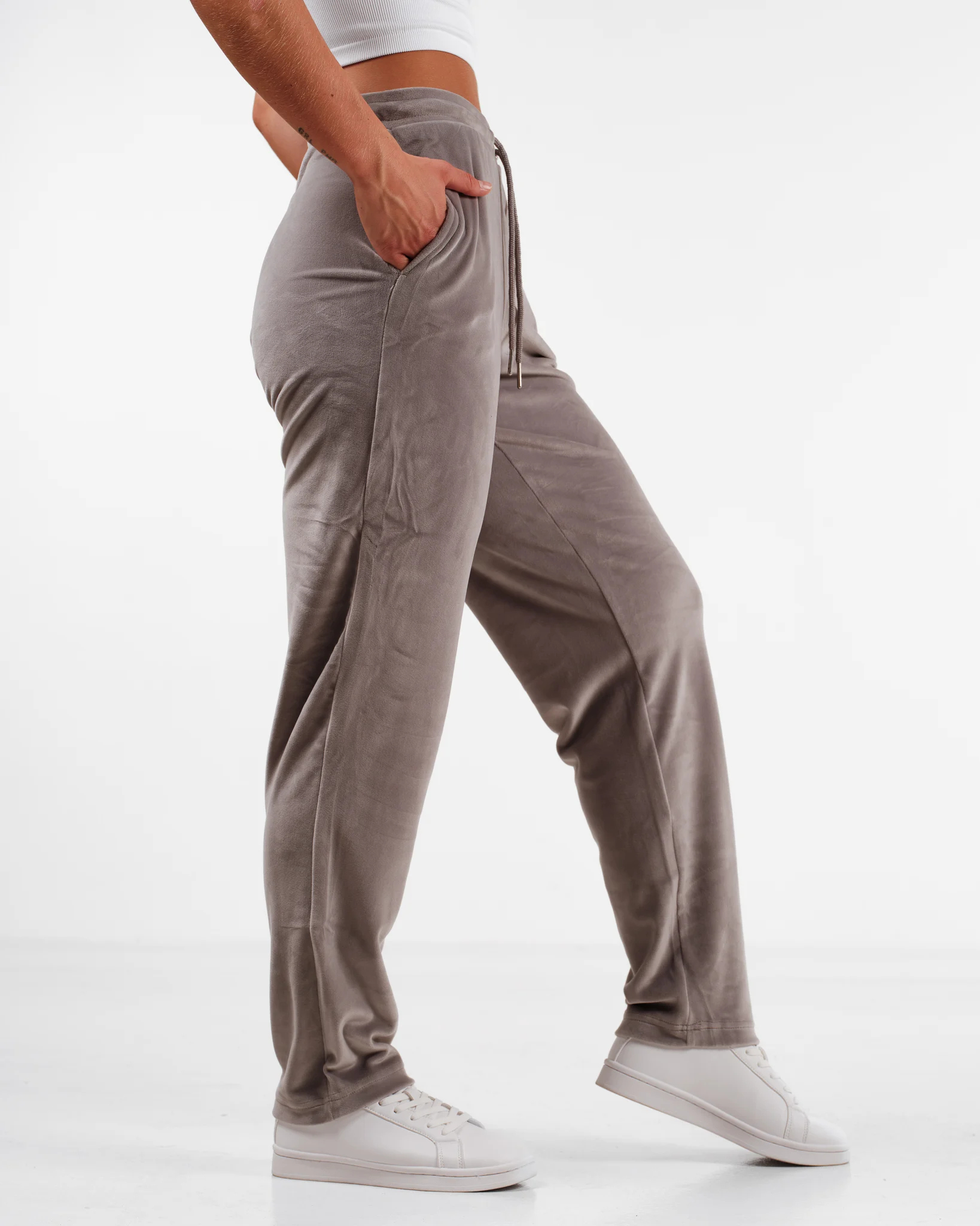 Weightless Jacey Velour Pants Ultimate Gray