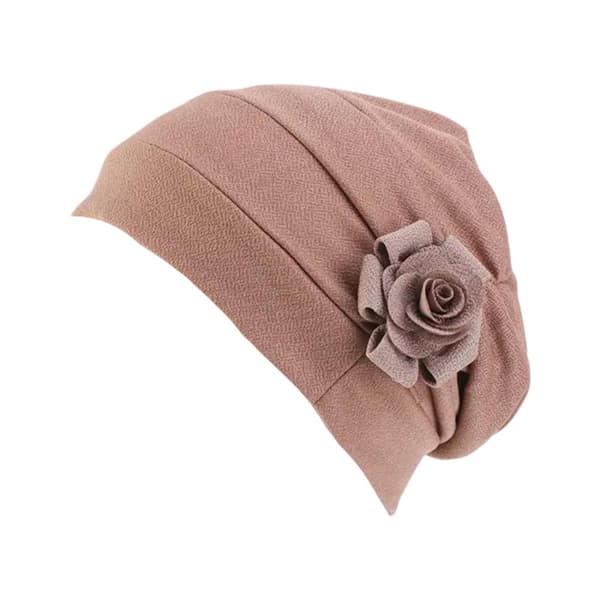 Turbanhette med vakker blomsterrose i beige khaki