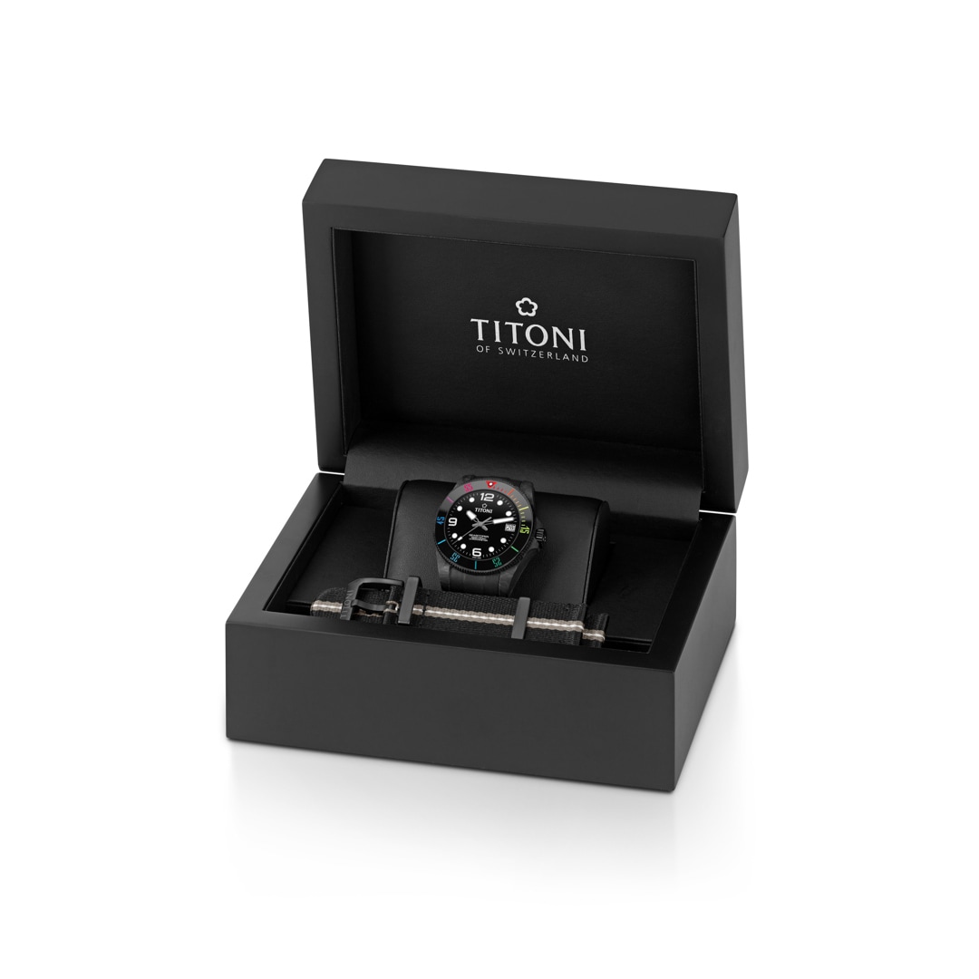 Titoni Seascoper 600 CarbonTech Manufacture Chronometer