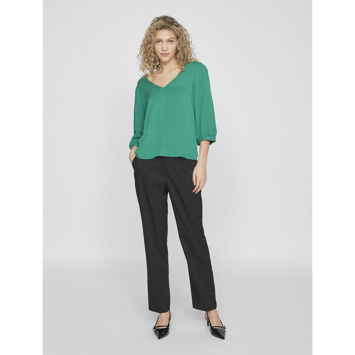 VILA<br>Blusa com decote em V e costas em renda