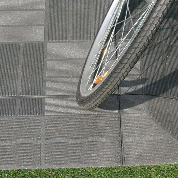 Angle de terrasse composite anthracite Blooma Angara