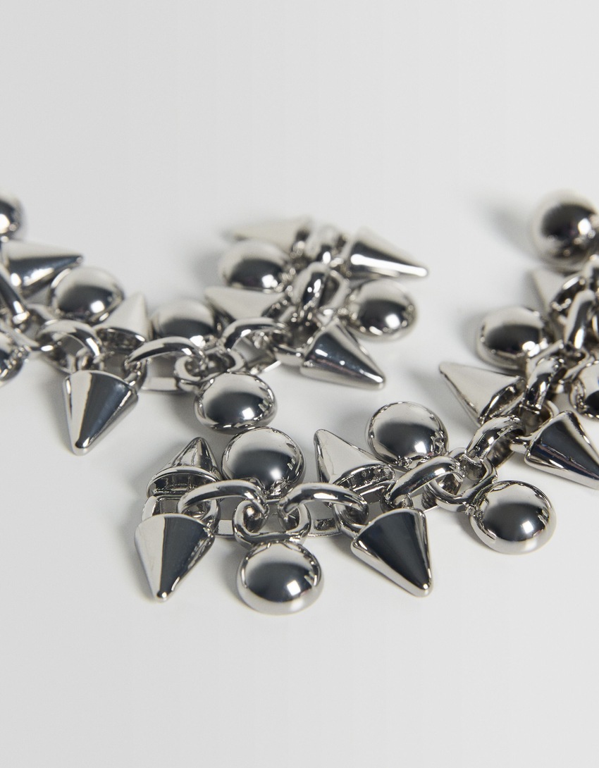 Brincos Generation Bershka com spikes