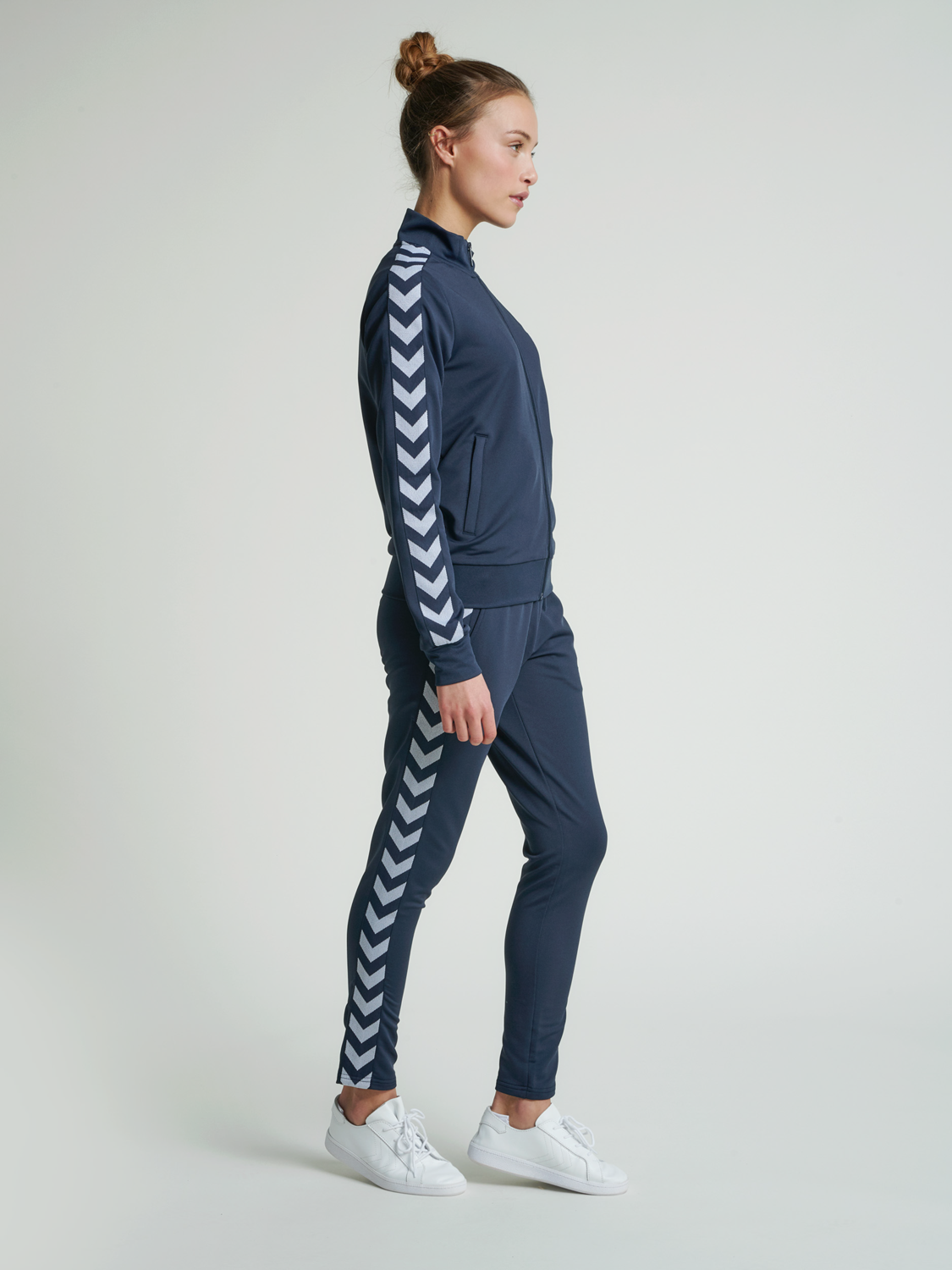 hmlNELLY 2.0 ZIP JACKET