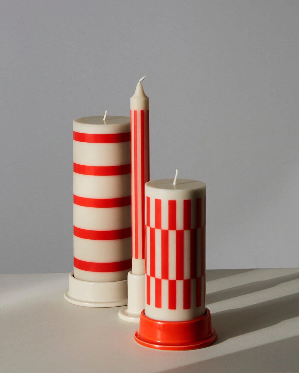 HAY  Column stearinlys, Medium - Off-white/red
