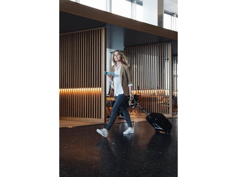 Micro Mobility Kinder-Reisekoffer Micro Luggage Eazy Schwar Koffer, Trolley und Buggy in einem