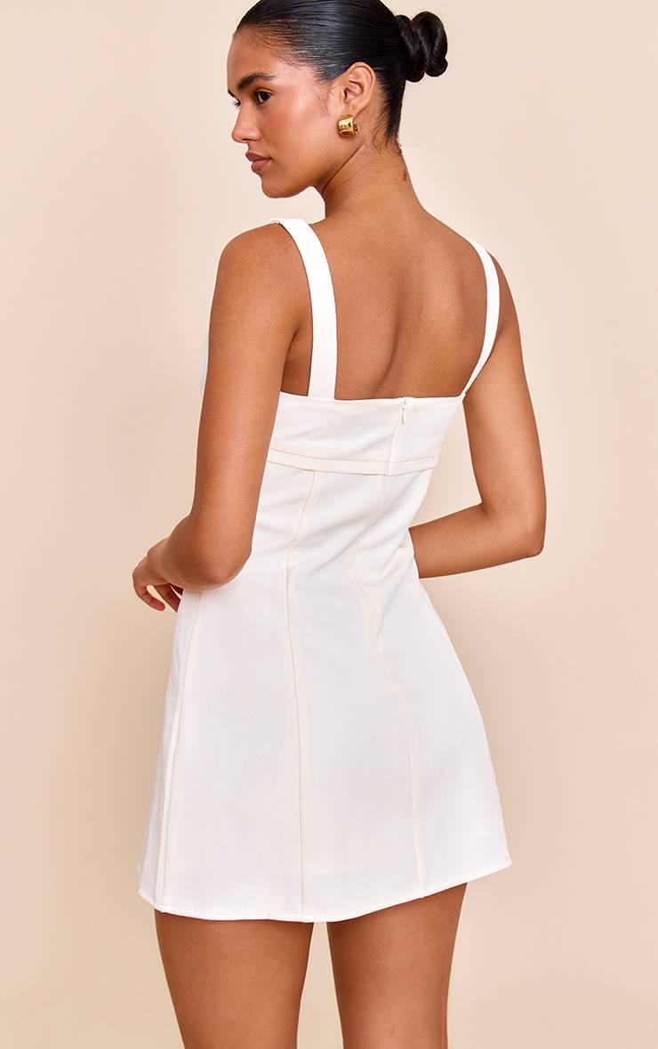 Blanc Robe Droite Sans Manches En Tissu Tissé Ajusté Avec Coutures Poitrine