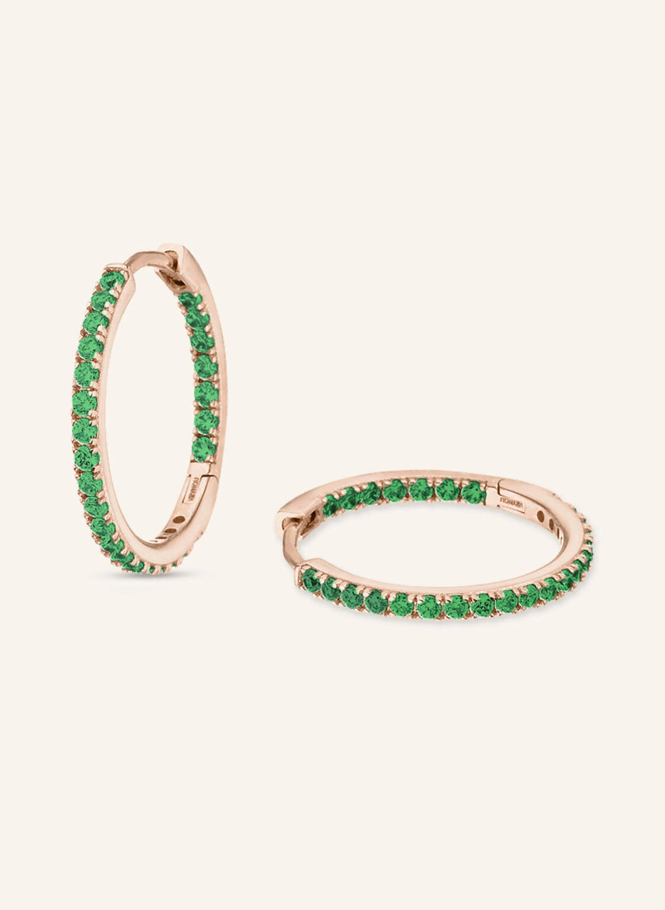 VEYNOU Creolen CLEO SMALL SMARAGD aus 14 Karat Roségold und 0,70ct. Smaragden