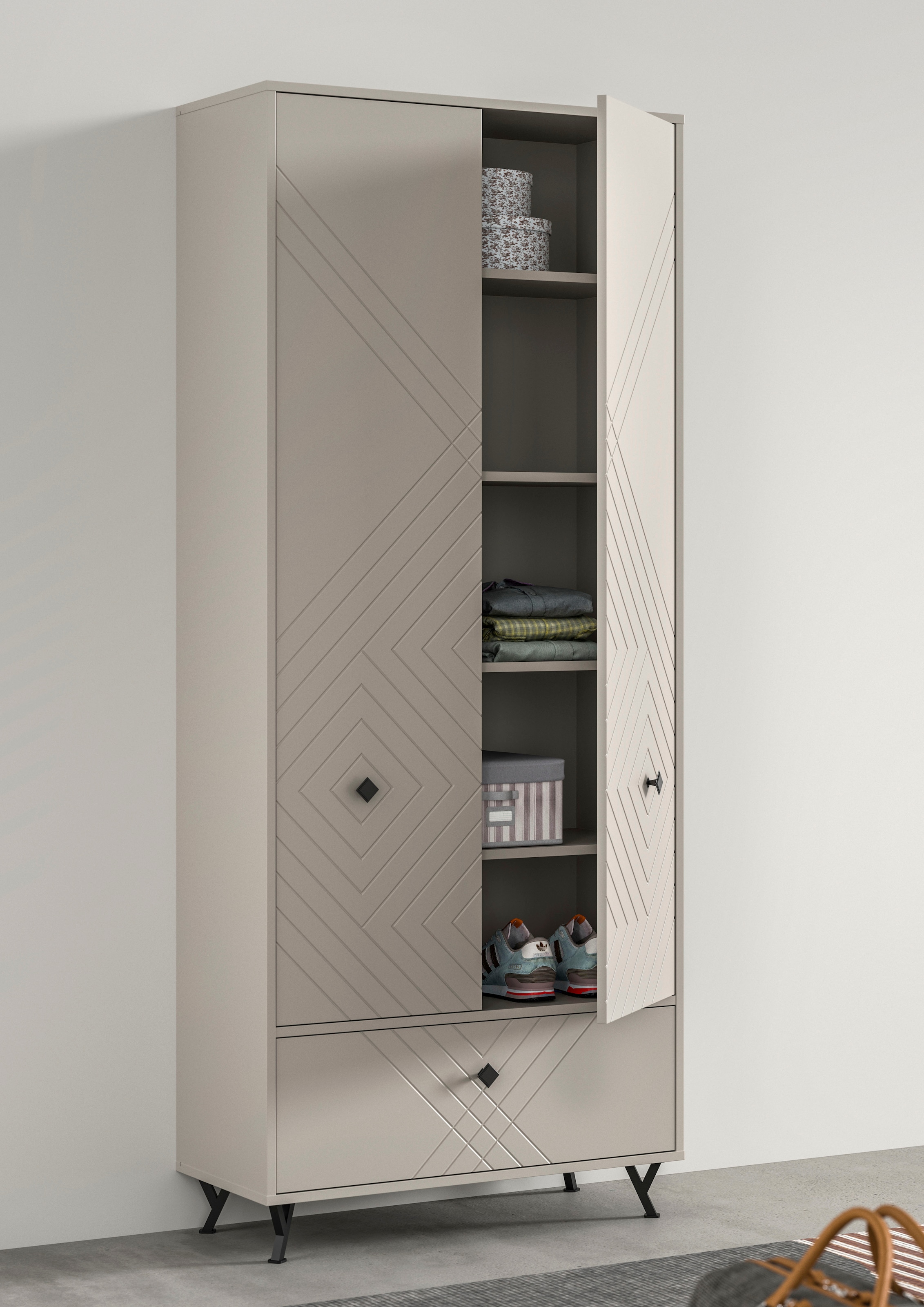 INOSIGN Garderobenschrank »Mento, Höhe 190cm, 2 Türen, 1 Klappe, 4 Einlegeböden, 6 Fächer« Metall Knopfgriffe & Y-Füsse, Front mit Ornamentfräsung, Kleiderschrank