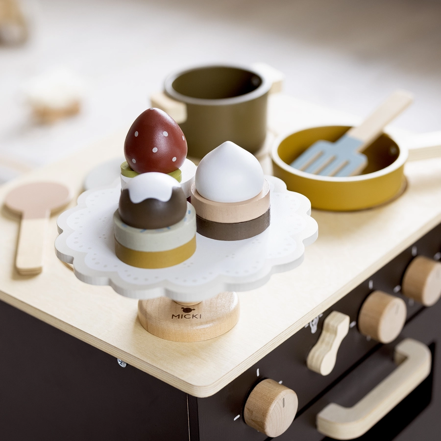 Micki Etagere