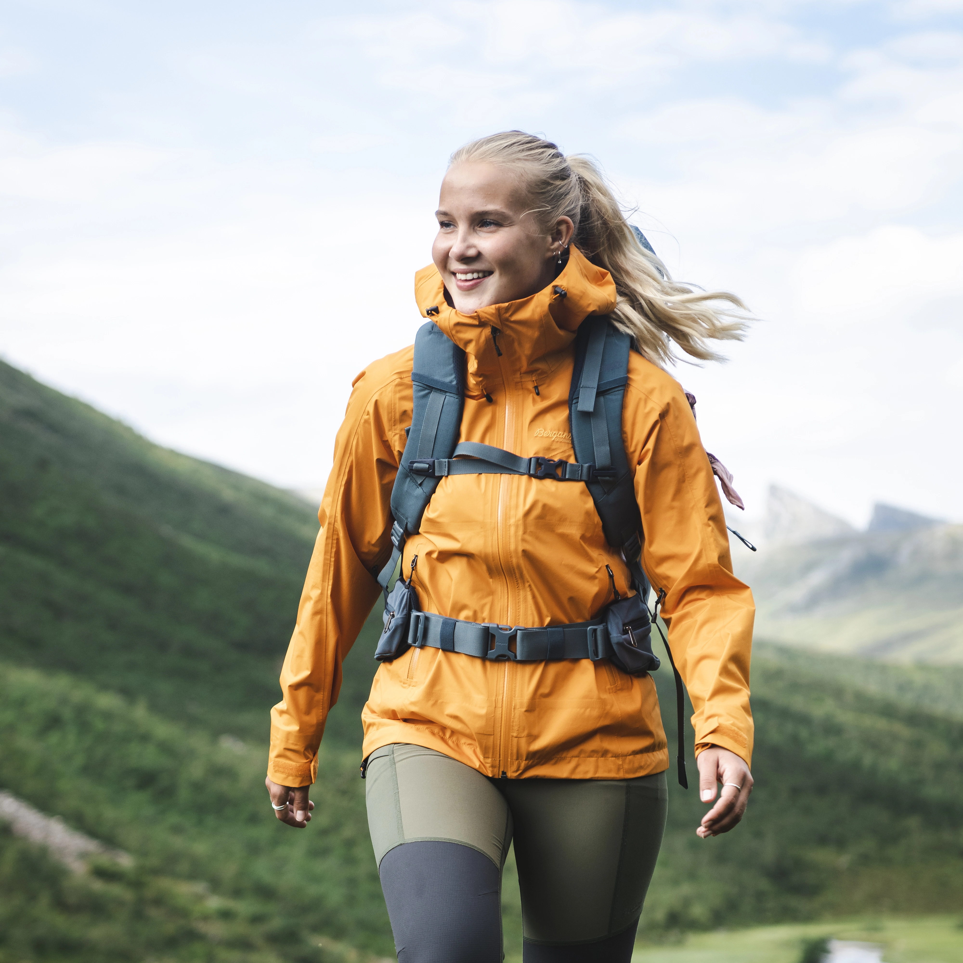 Skar Light 3L Shell Jacket Women Cloudberry Yellow