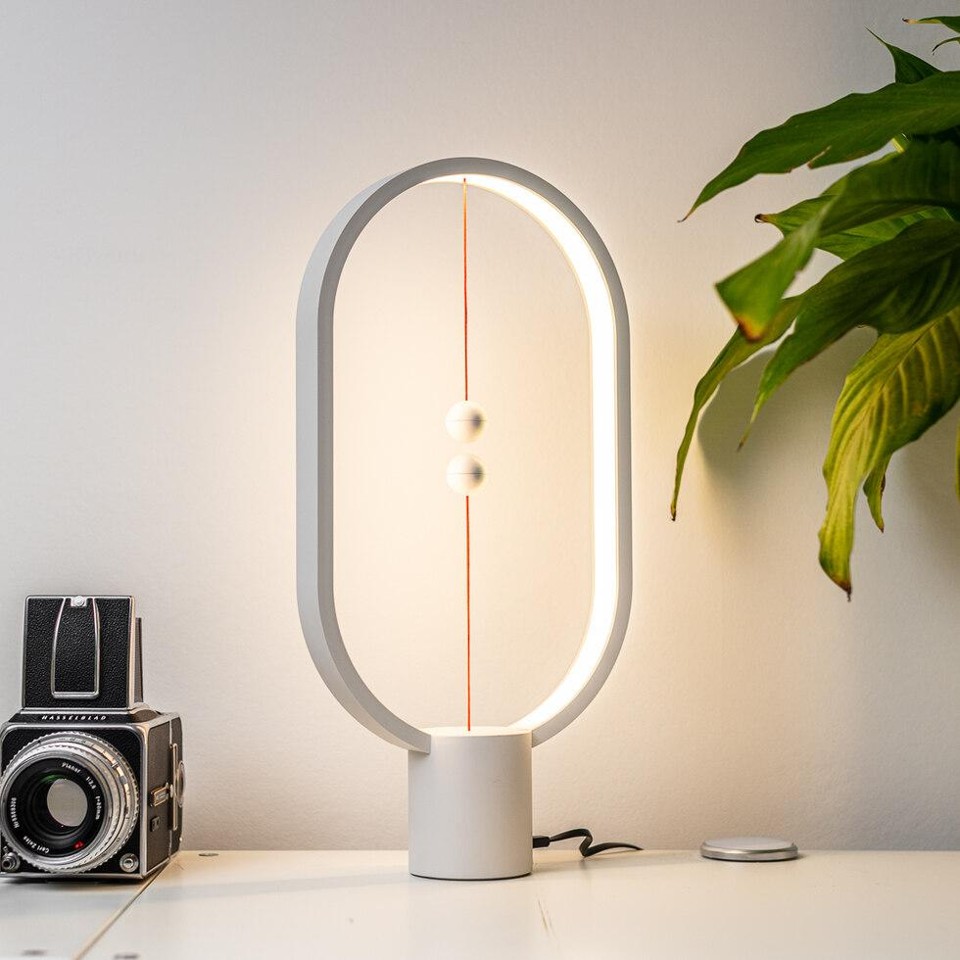 Heng Balance Lampe - Oval - Hvid