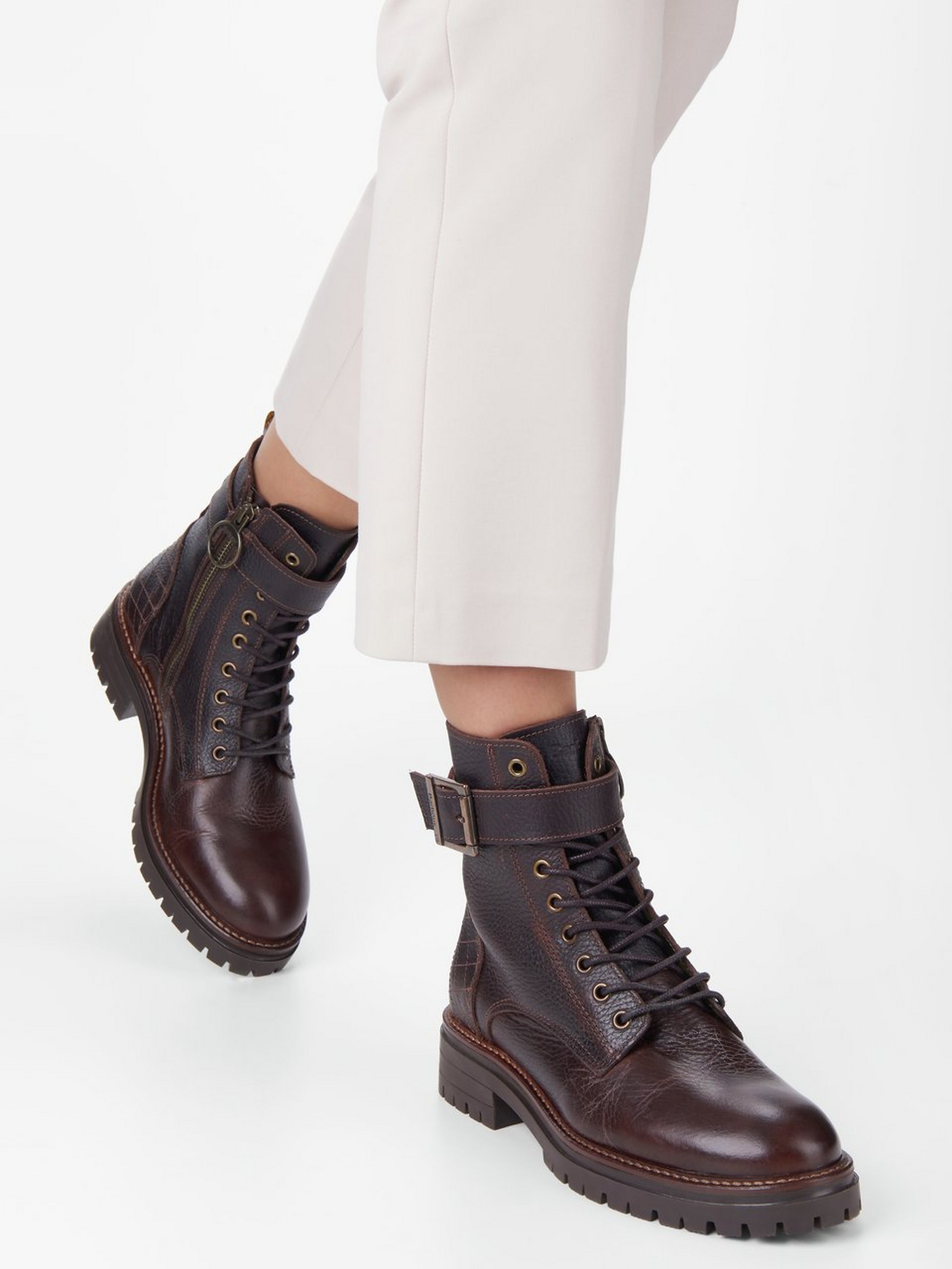 Schnürstiefelette