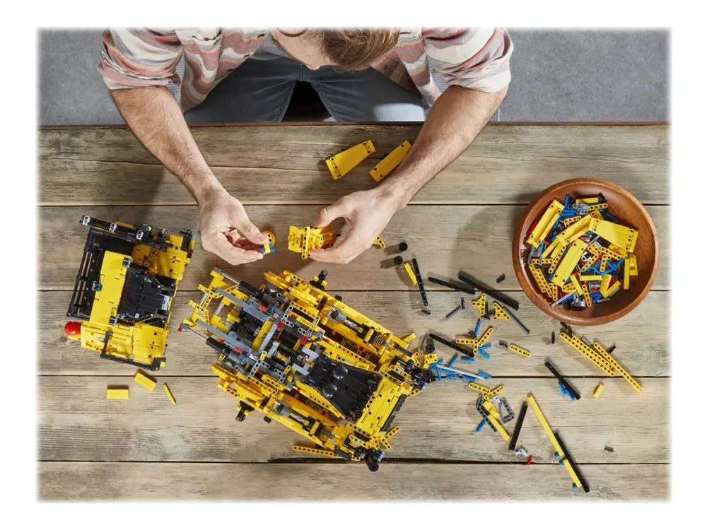 LEGO Technic 42131 Cat D11T-bulldozer