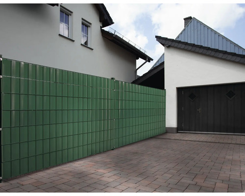 Konsta privacyschermstroken voor enkeldraads gaaspanelen, 20,5 m x 24 cm, groen