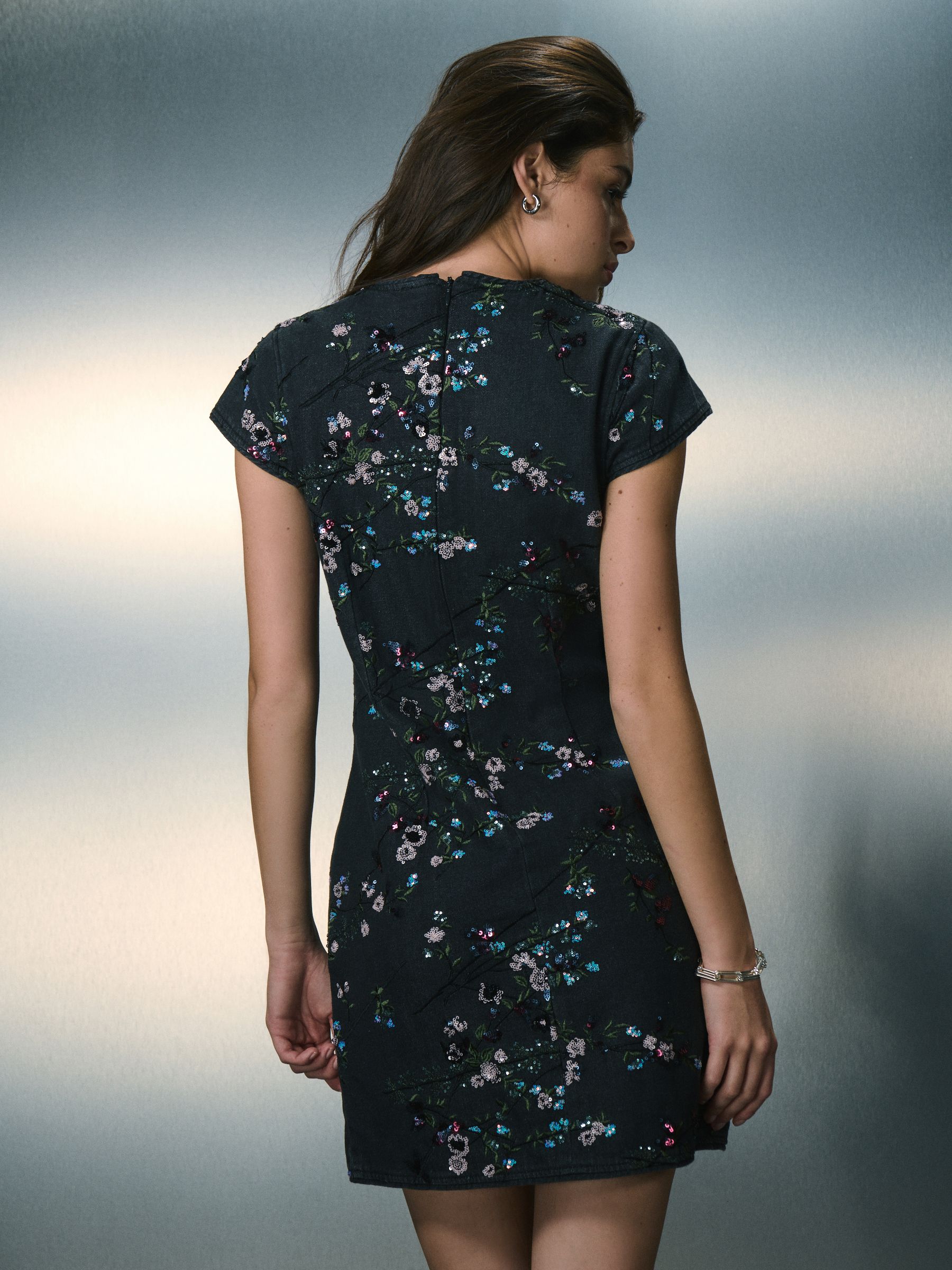 Zwart - Embellished Cap Sleeve Denim Mini Dress