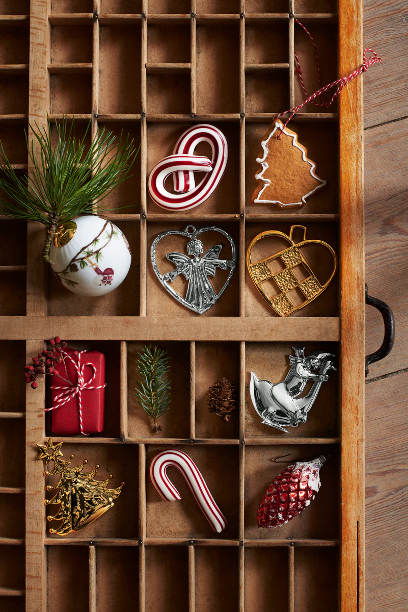 Kähler  Hammershøi Christmas Kugle 2020, hvid m. deko - Ø6 cm.